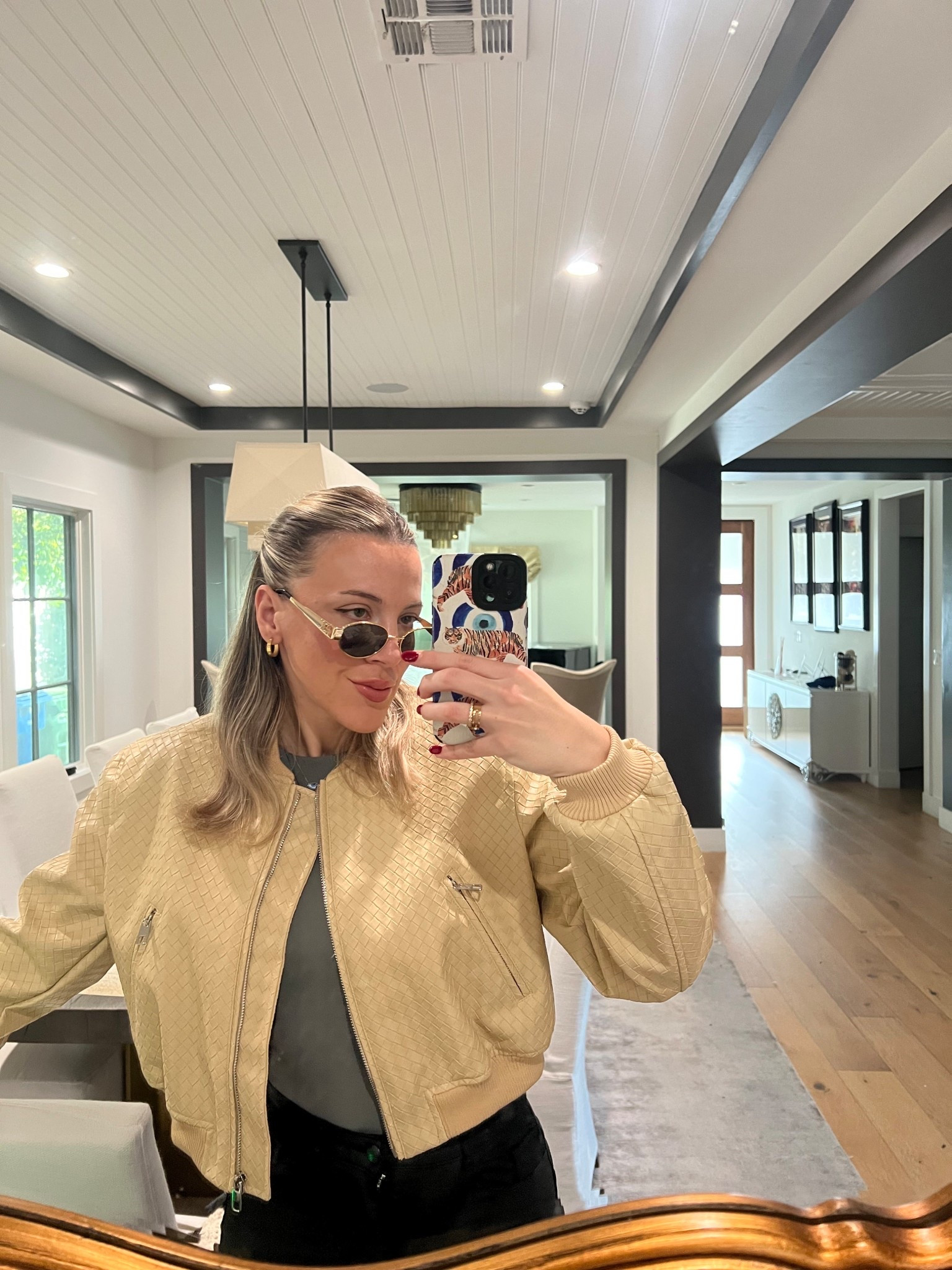 Out & about in LA. The jacket is from Lioness but the exact color is currently out of stock everywhere - I only found it on Poshmark. I’ve linked some similar ones in other colors xx

#LTKootd