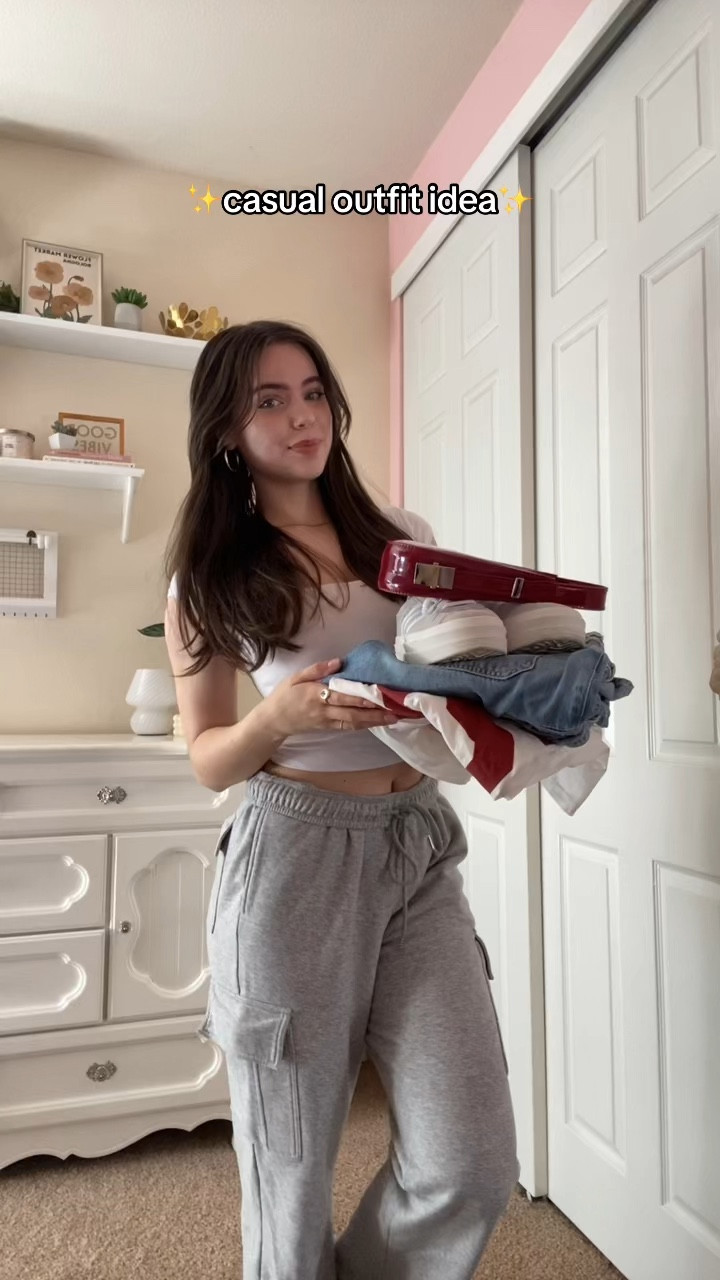 Casual outfit inspo!⚡️🍒

Low Rise Jeans Outfits / Low Rise
Jeans / Low Rise / Jeans Women / Jeans Outfit / cargo jeans outfits / cargo pants outfits / Neutral Fashion / Neutral Outfit / that girl outfit / that girl aesthetic / number tee outfits / oversized graphic tee outfits / Hollister Jeans / Hollister Low Rise Baggy Jeans / Hollister Low Rise Jeans / Hollister Jeans / Cute Fall Outfit Inspo / Fall Outfit / Casual Fall Outfit / Fall Outfit Ideas / Cute Fall Outfits / casual outfit inspo / casual outfits / adidas gazelle bold outfits

#LTKVideo #LTKU #LTKFindsUnder50