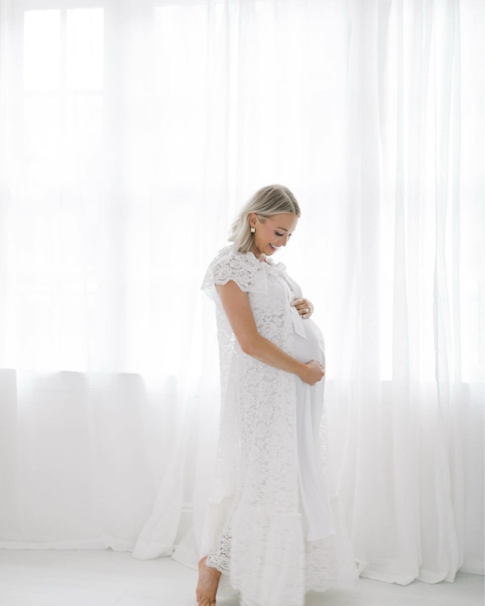 maternity photo outfit 🕊️🤍☁️

#LTKbaby #LTKbump