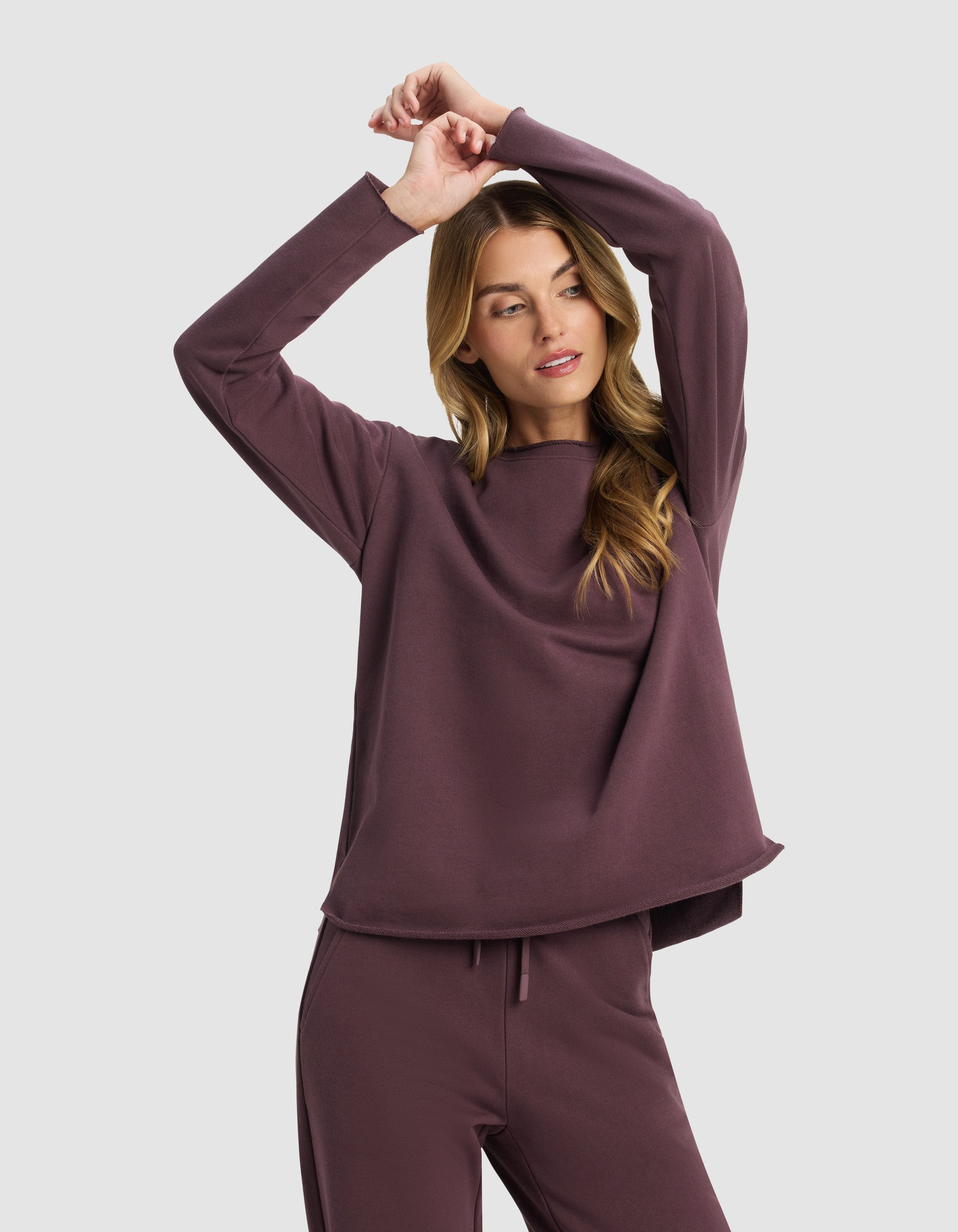Women's Chelsea Pullover in Fig (Size: Medium) - Cozy Earth | Cozy Earth
