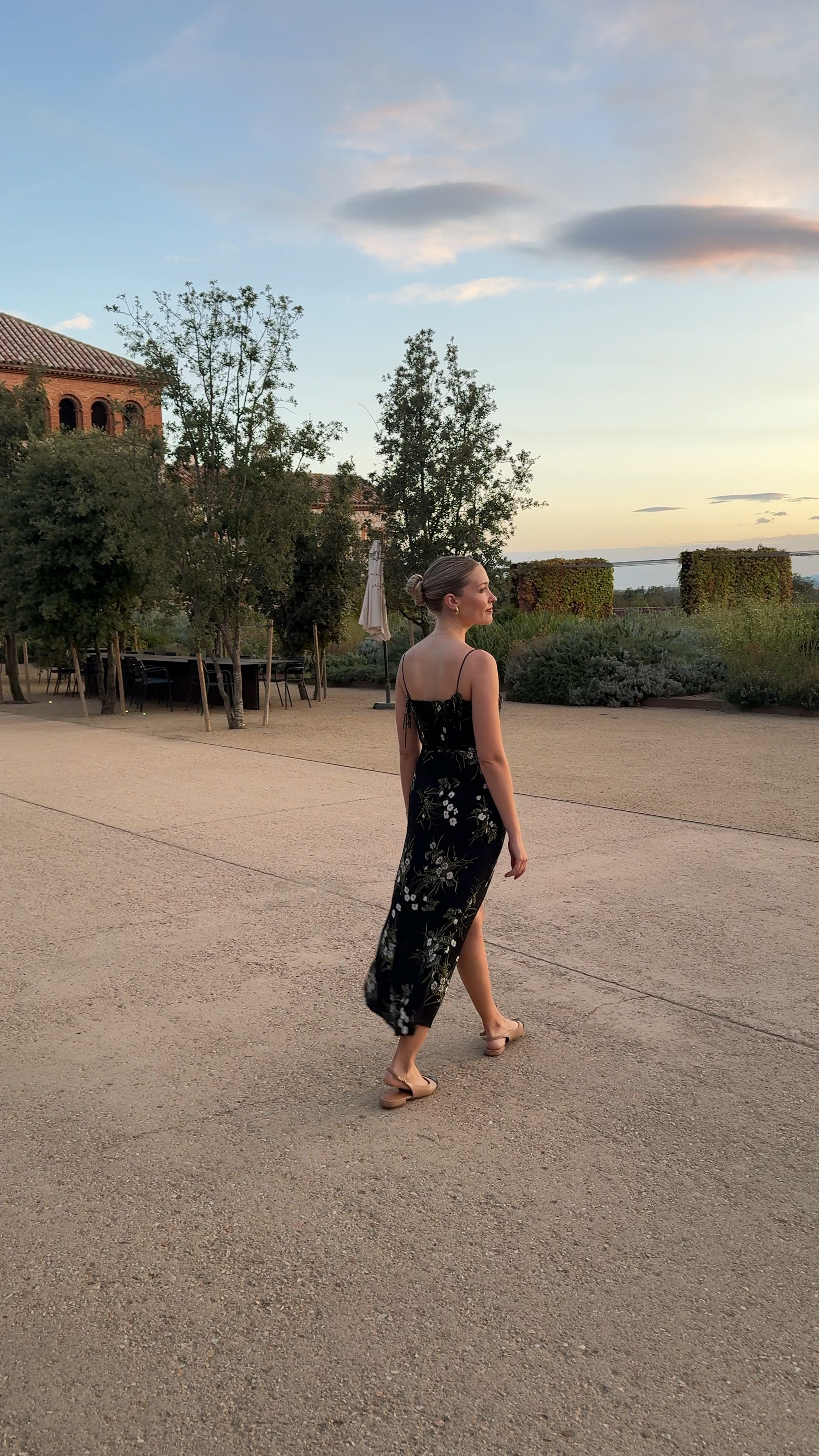 Perfect dress for a wedding guest or wine tasting 


#LTKSeasonal #LTKTravel #LTKWedding