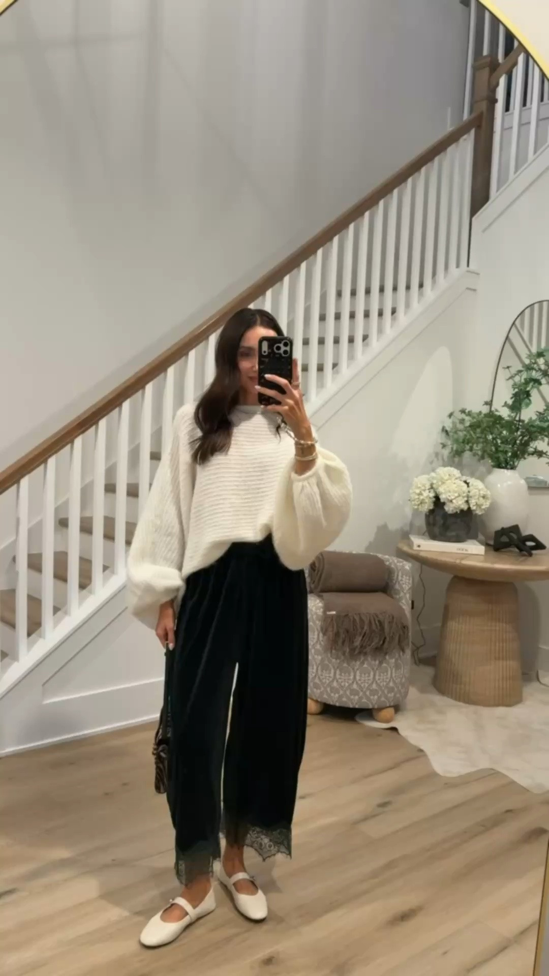 Amazon pants on sale, size S. Sweater size S.