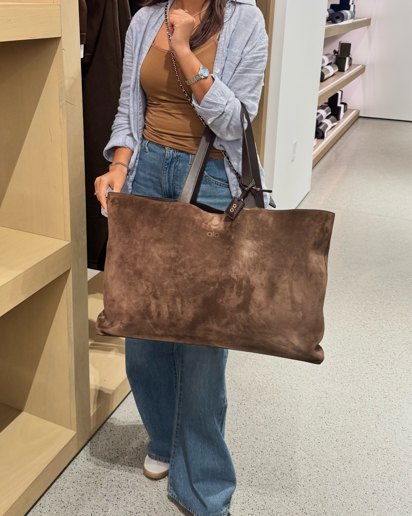 My fav travel bag 🤎✨
#tote #travelbag

#LTKU #LTKTravel #LTKdayinmylife