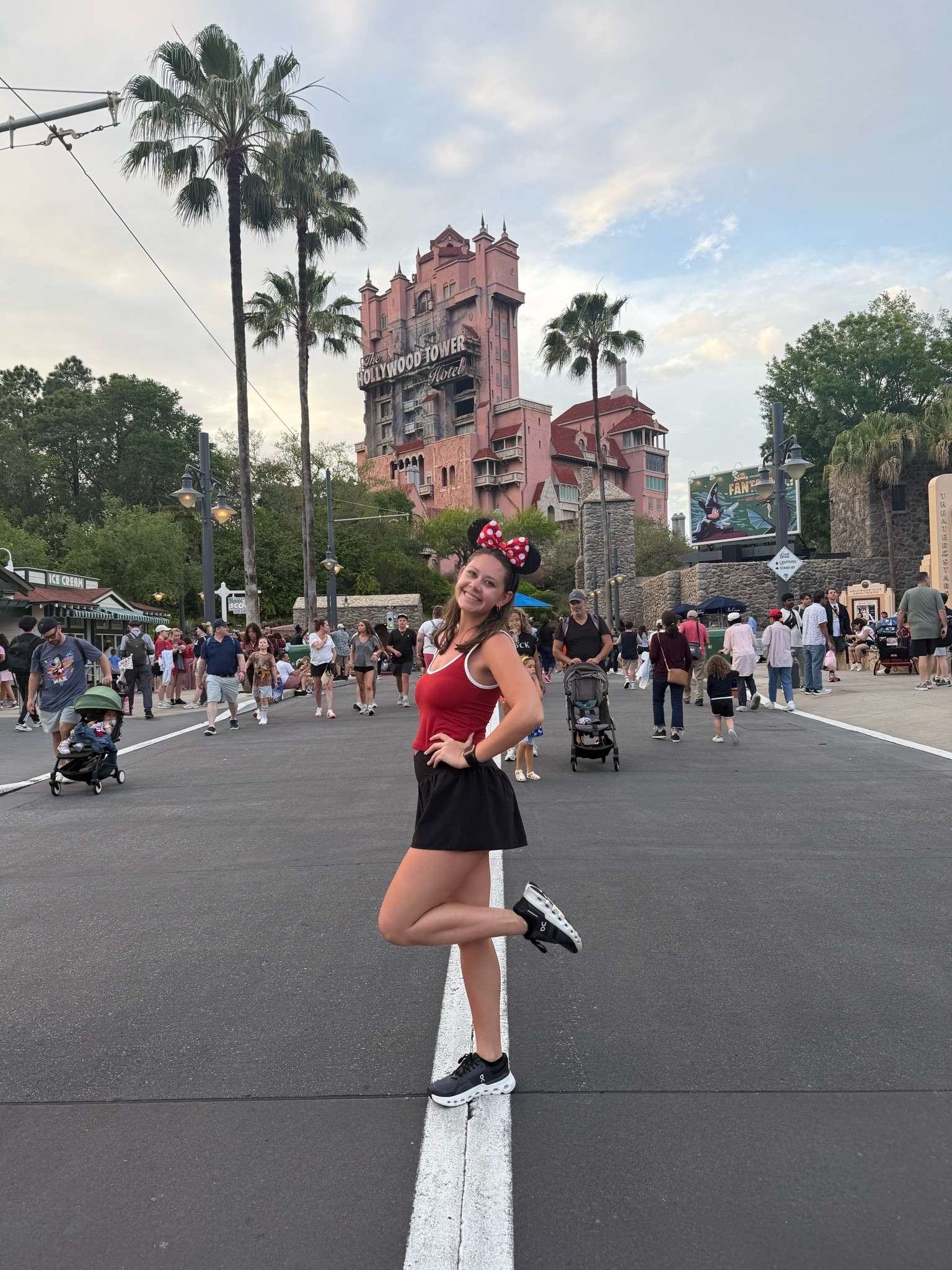 This @nuuds tank has a built in bra and was PERFECT for Disney! I love wearing this tank for my workouts and daily activities!! Shorts are @Aerie ❤️✨

#LTKdayinmylife #LTKootd #LTKgrwm