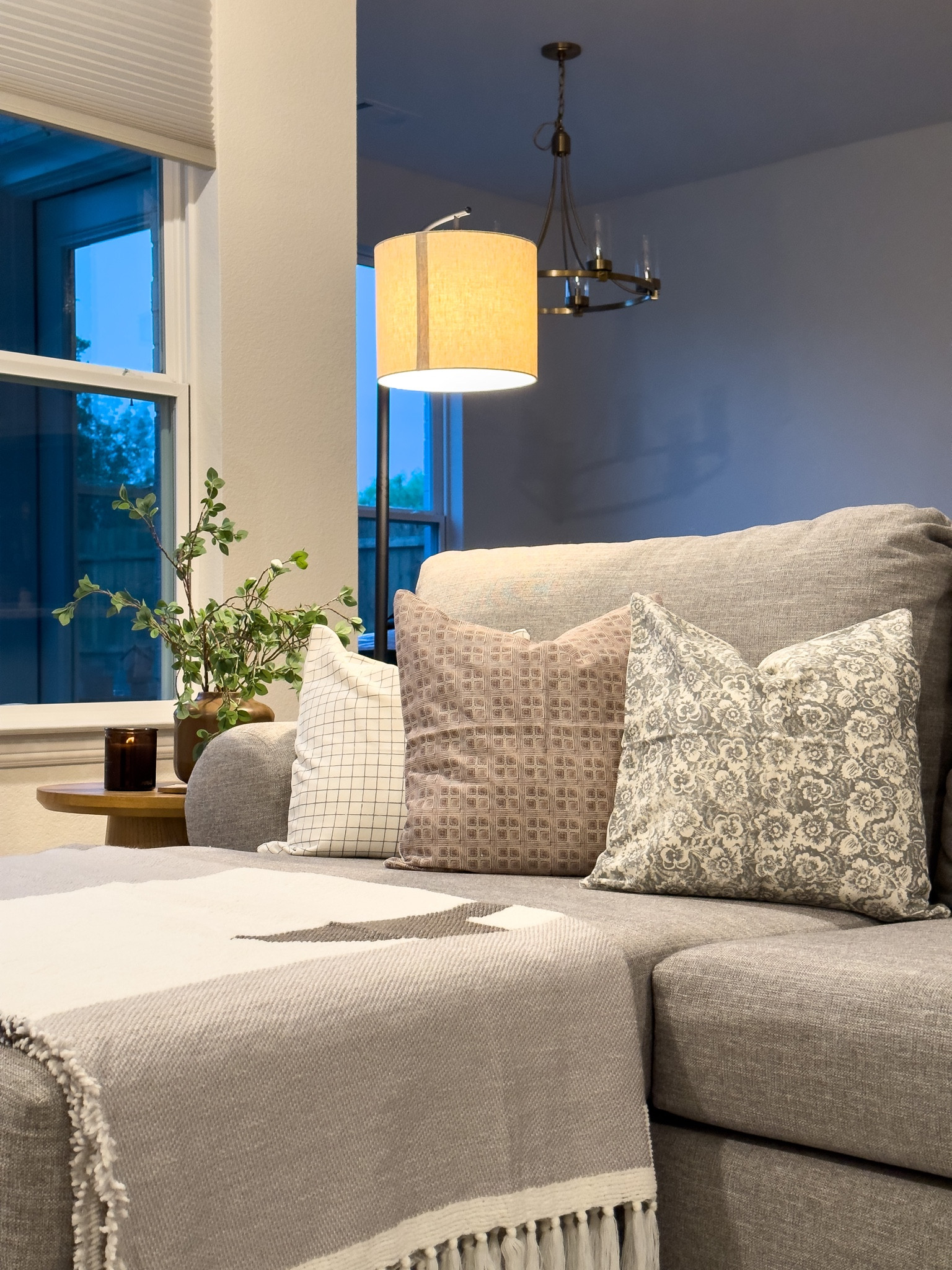 Affordable throw pillows from Woven nook!

I love these pillow covers! They’re so soft and look beautiful in our living space. Affordable and stylish, and for a 4 pack - you can’t beat the price!

Woven Nook, Home, Throw Pillows, Pillows, Rustic Modern, Pillow styling 

#LTKSeasonal #LTKhome #LTKFind