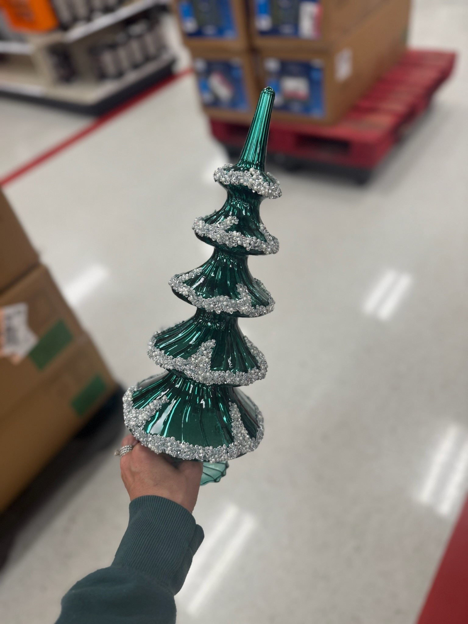 Cannot believe this glass tree is only $20🎄🎄🎄


#LTKFindsUnder50 #LTKHome #LTKHoliday