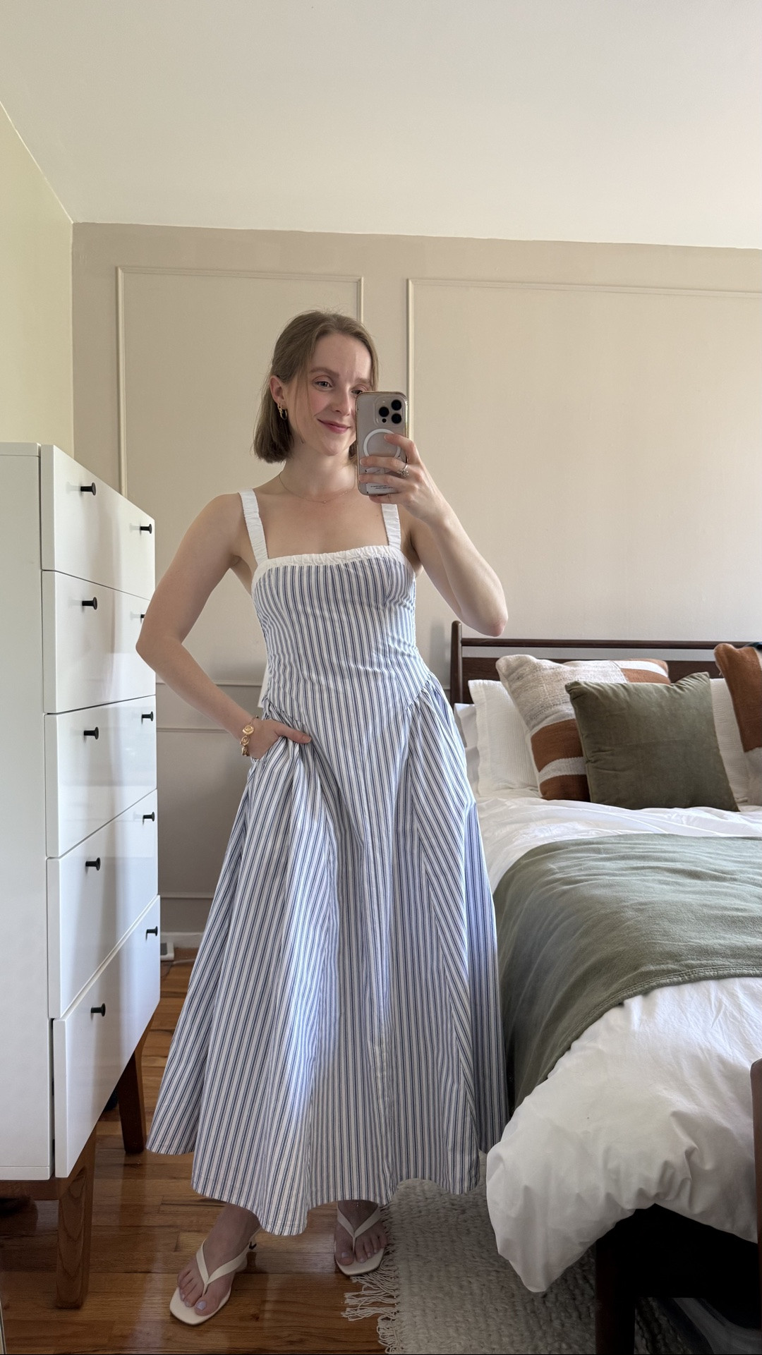 Abercrombie stackable sale 25% off + 15% off w/ code AFSUMMER
Wearing xs petite lined with pockets and adjustable straps, 100% cotton

#LTKootd #LTKPetite #LTKSaleAlert