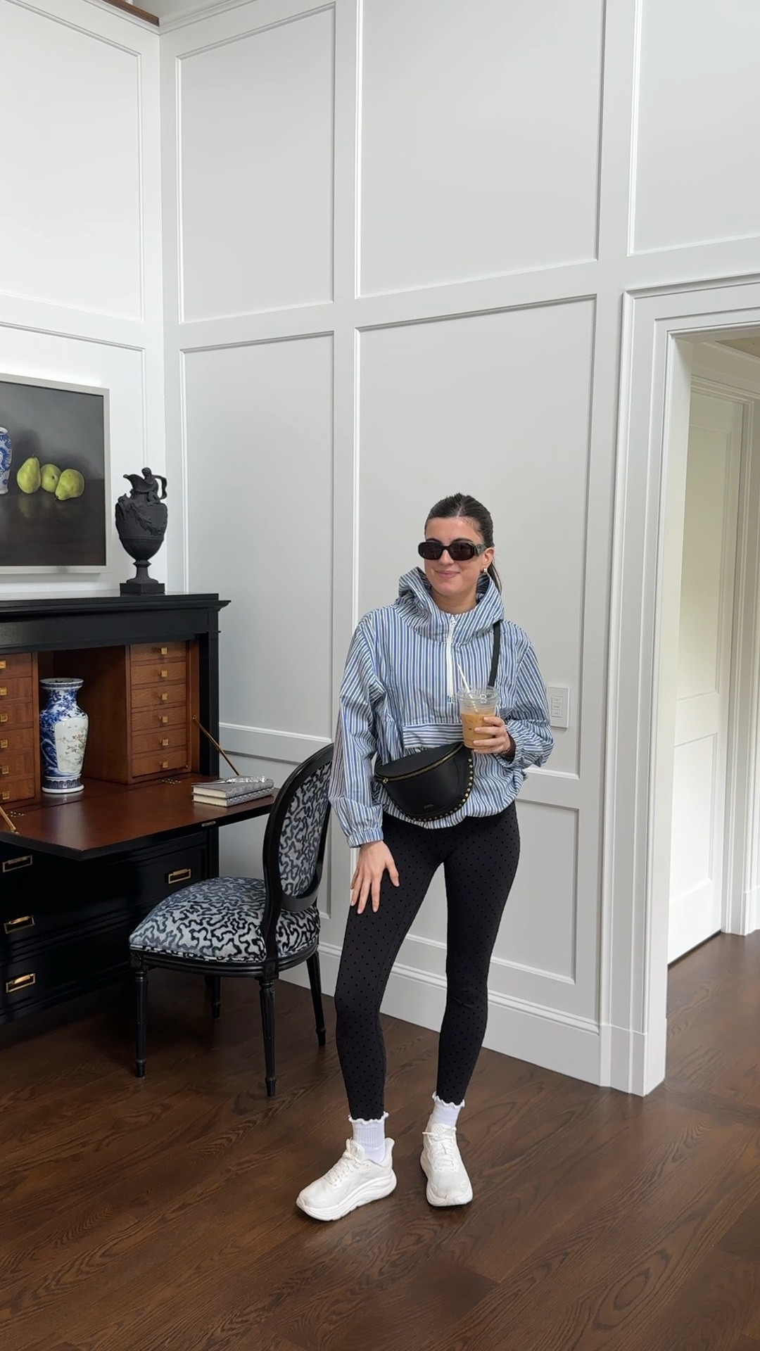 Elizabeth’s chic Sunday athleisure look! 