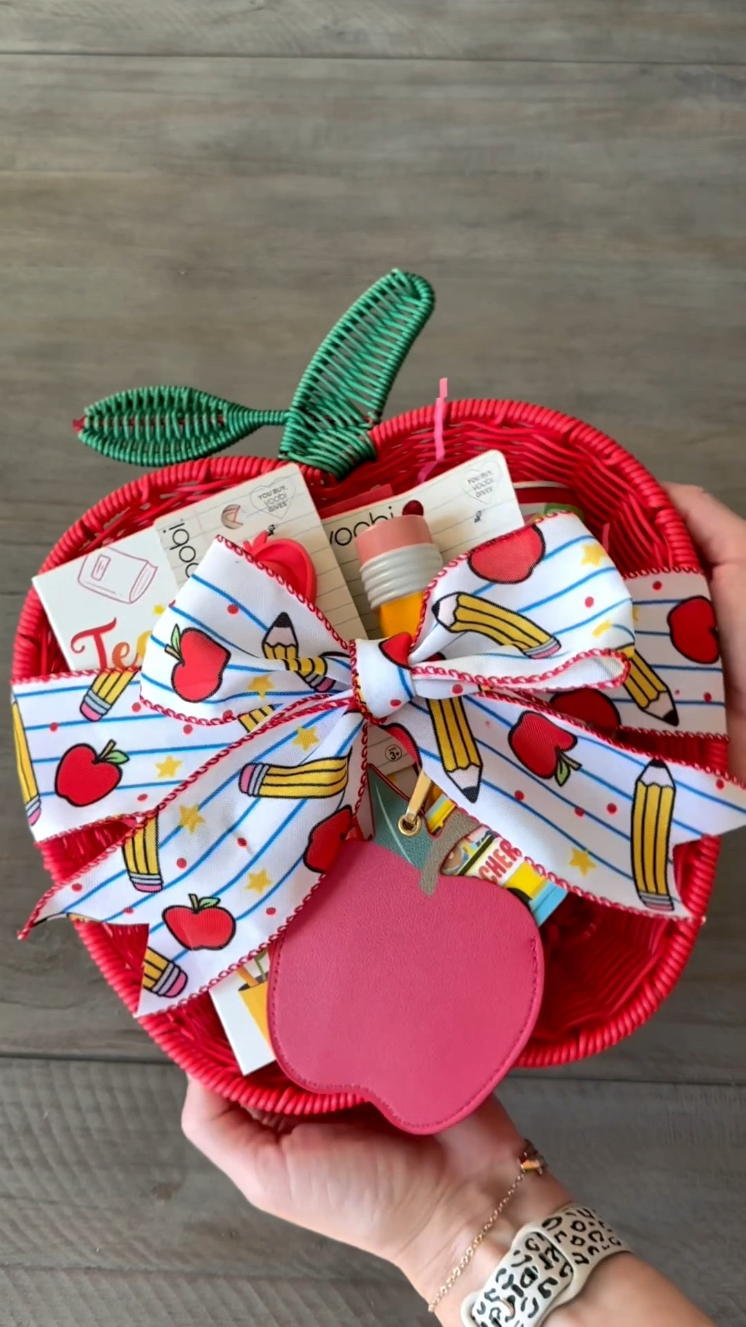 Teacher Appreciation Gift Idea 

#teachergift #giftidea #teacherappreciation #giftbasket