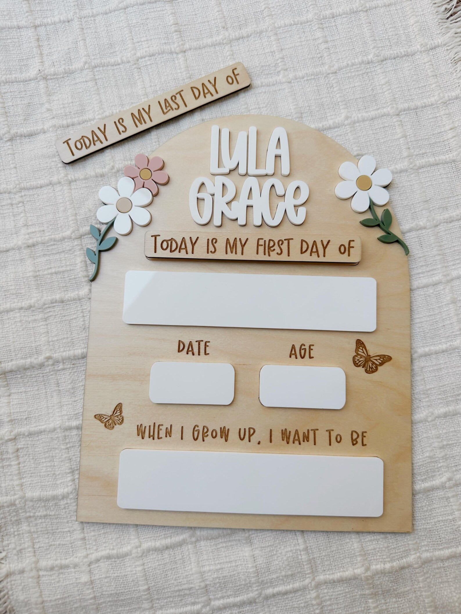 Floral First Day of School Sign, Last Day of Sign, Back to School Sign, Back to School Pictures | Etsy (Global)