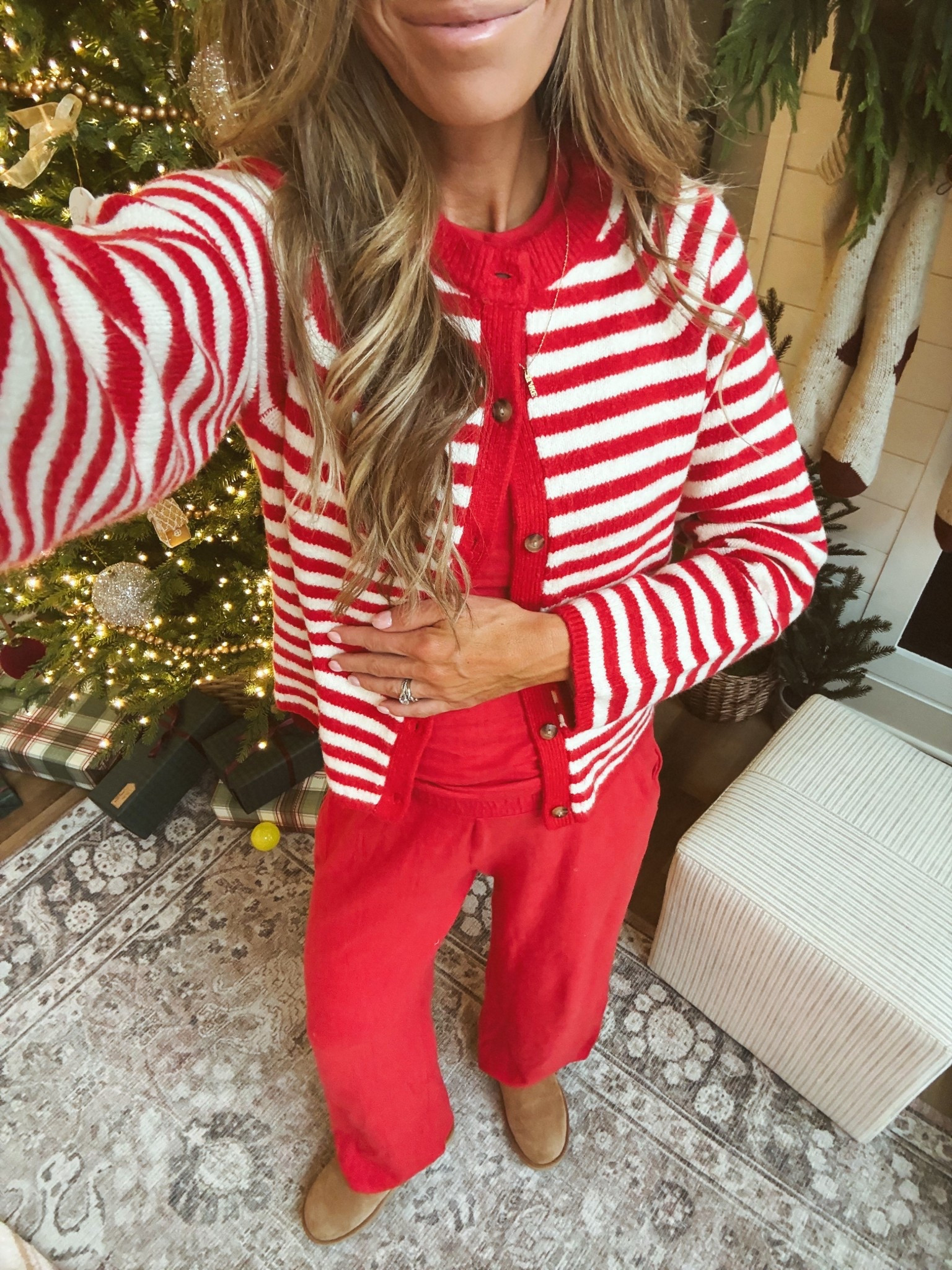 Small in sweater and top
Medium long in pants for bumpp