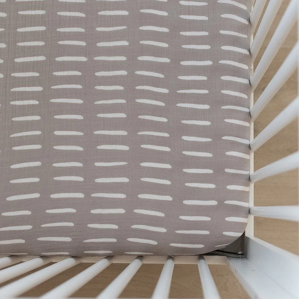 Grey Dash Muslin Crib Sheet | Mebie Baby