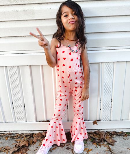 Valentine’s Day outfit! This super cute toddler girls outfit was perfect for our preschool party and hanging out at home 

Kids fashion
Baby girl
Girls fashion 

#LTKstyletip #LTKkids #LTKfindsunder50