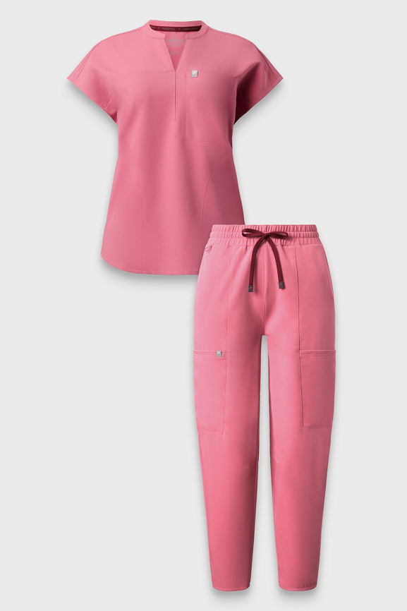 Evolve Oversized Scrub Top + Ease Barrel Scrub Pant Set | Fabletics