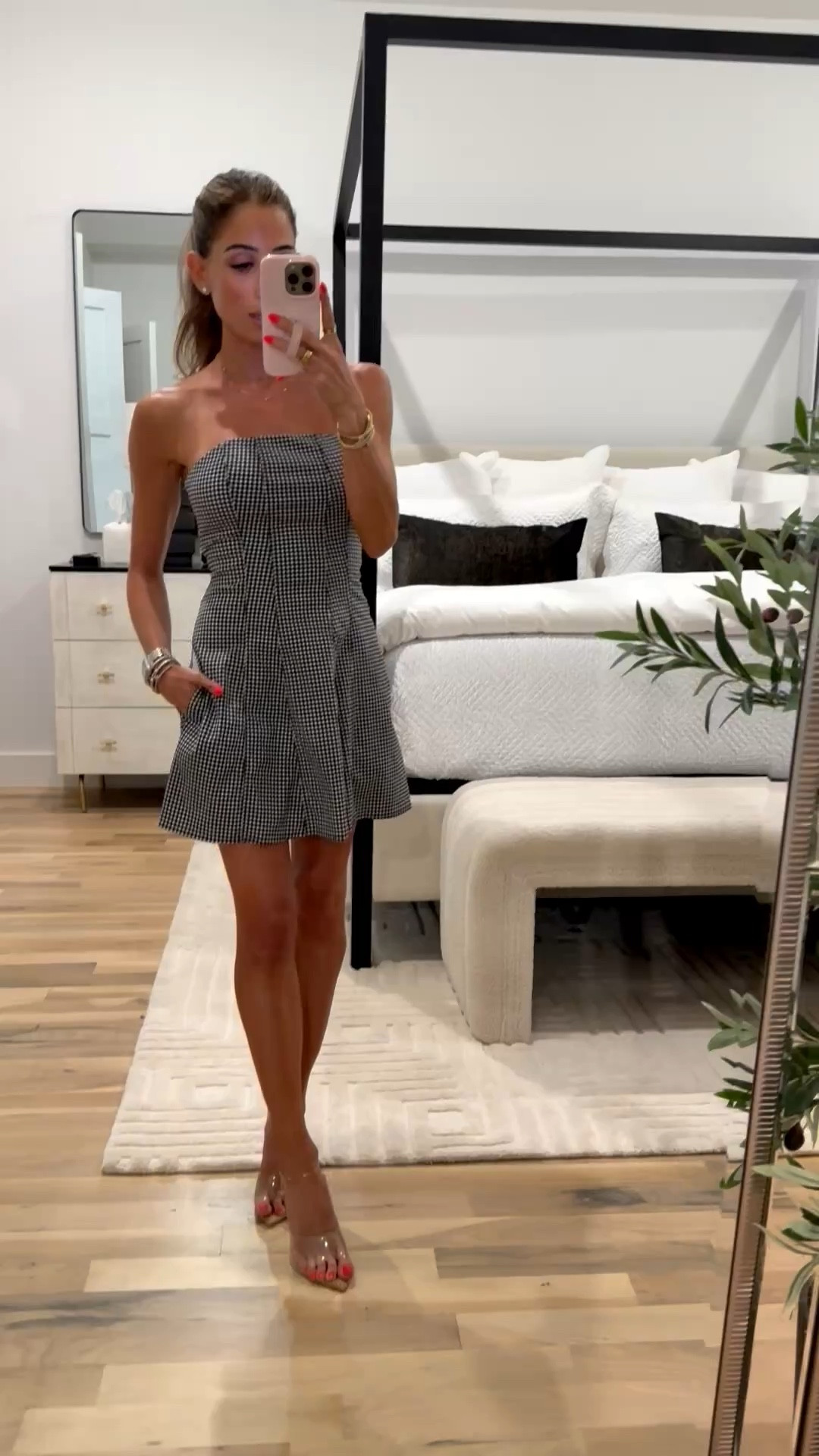 Strapless dress size xxsp 

#LTKSaleAlert #LTKootd #LTKPetite