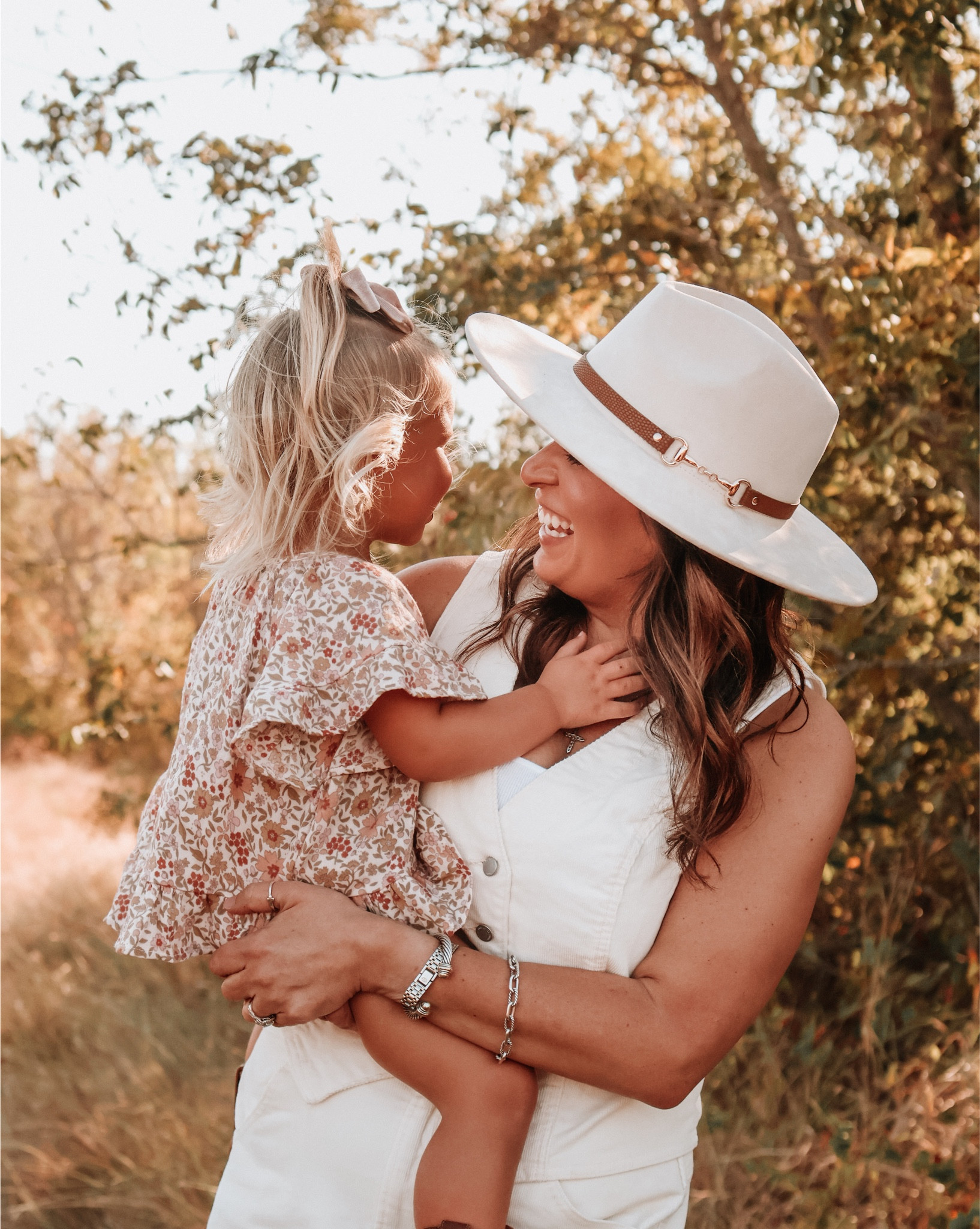 Mommy & me outfits for fall family photos 
•
•
#fallfamilyphotos #falloutfits #mommyandme

#LTKKids #LTKMidsize #LTKFamily