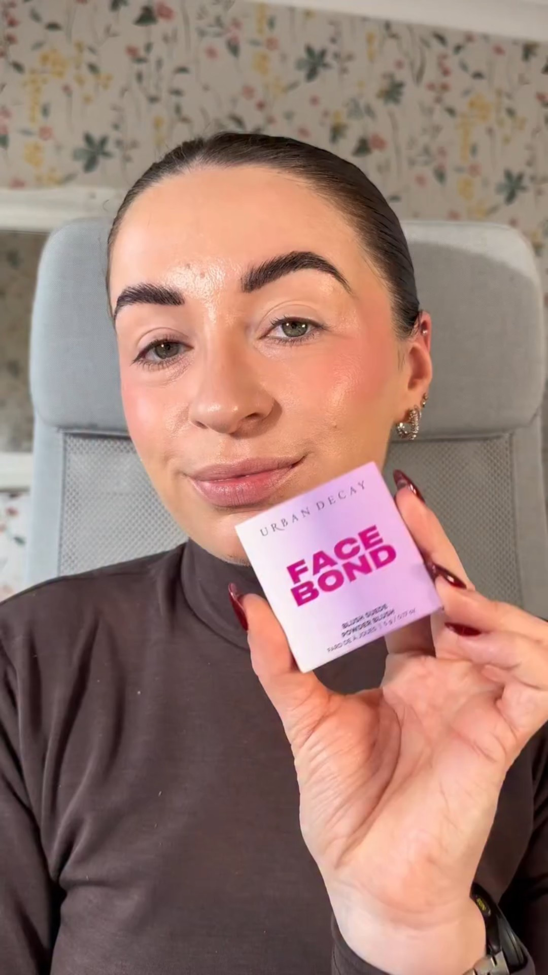 Finding out I could actually be a pink blush girlie…

While this @urbandecayuki face bond long lasting blush shade is called slow burn it definitely isn’t a slow burn when it comes to the pigment! 

Absolutely loved the finish of this and will be wearing pinks more now.

Kindly gifted*

#makeup #urbandecay #blusher #pinkpinkpink