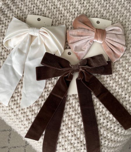 Holiday bow clips


#LTKHoliday #LTKGiftGuide #LTKparties
