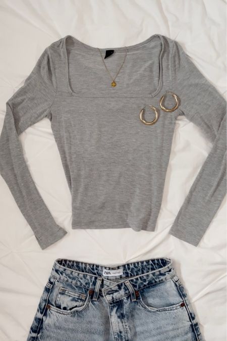 School outfit, winter fashion, 2023 fashion, basics , gold hoops , gold jewelry, sweatpants , longsleeve , beige , H&M , outfit inspo , outfit inspiration, blue jeans 

#LTKunder50 #LTKFind #LTKstyletip