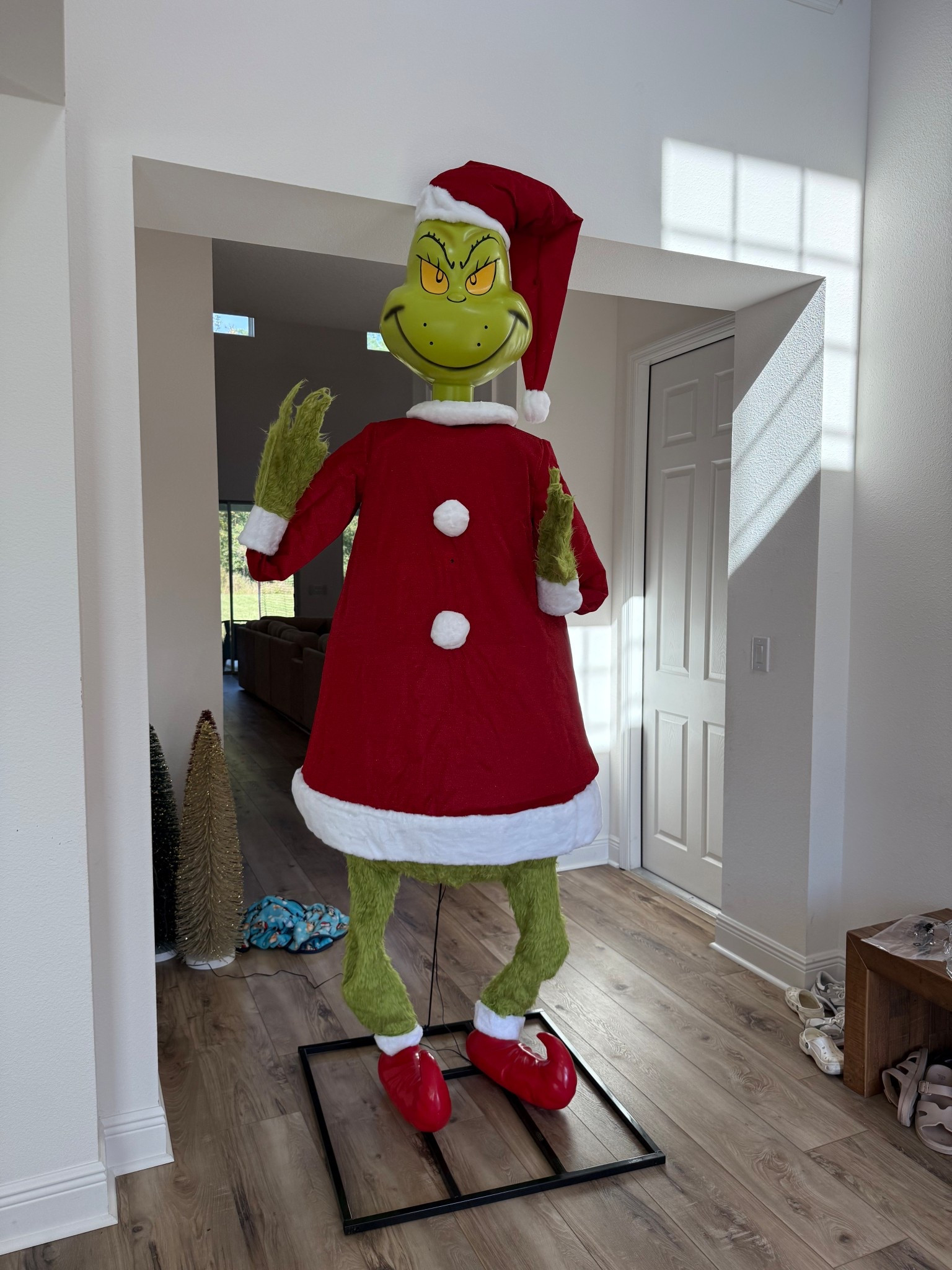 I’ve been waiting months for this 9Ft grinch to go on sale and it’s finally 50% off! You can only get it at Lowe’s! 

#LTKHoliday #LTKSaleAlert