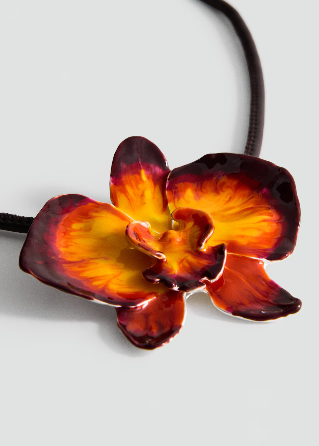 Results for "MAXI-FLOWER STIFF COLLAR " | MANGO (UK)