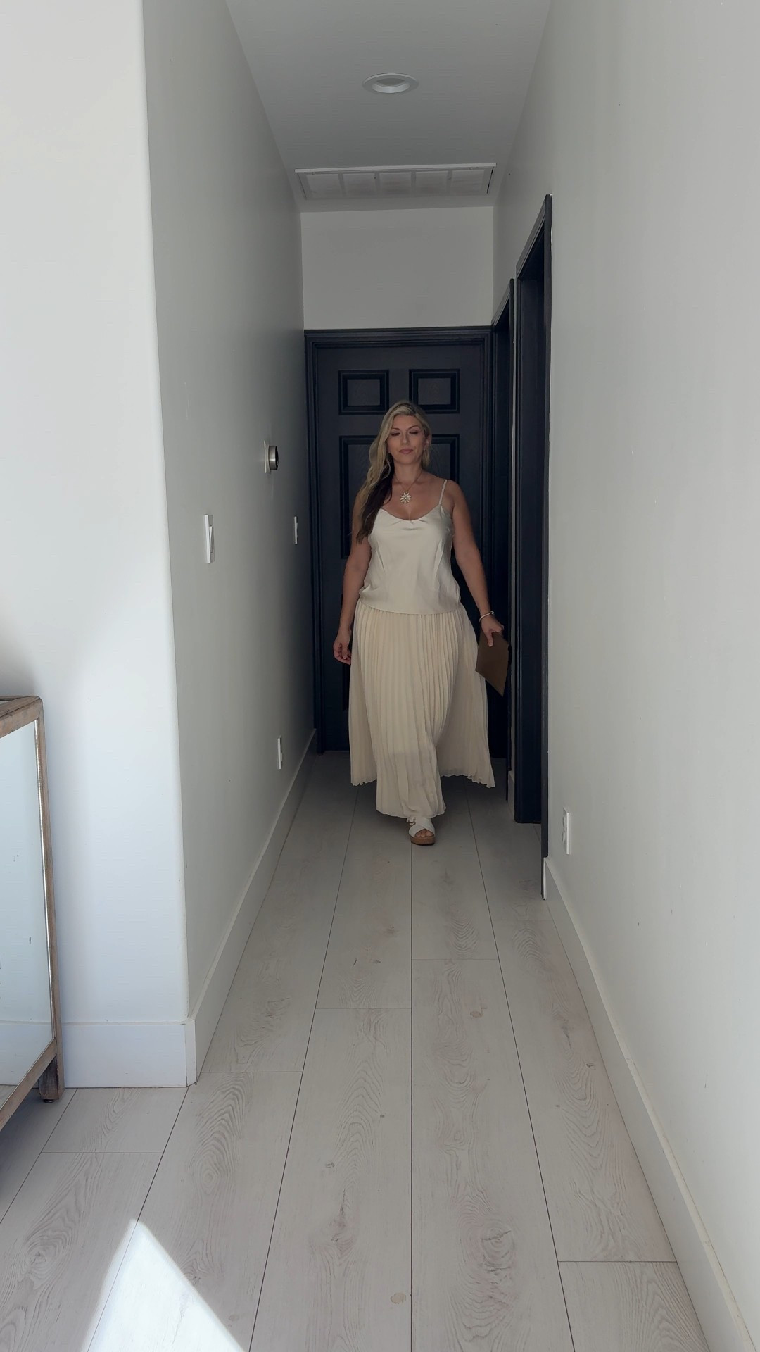 This is the most versatile dress. Wear a belt or a blazer and you have a different look! Perfect for a soft elegant style  

#LTKStyleTip #LTKOver40 #LTKMidsize