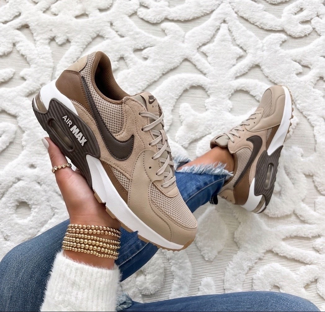 Nike Air Max Excee sneakers runs true to size Khaki / Linen / Mosswood Brown / Baroque Brown
