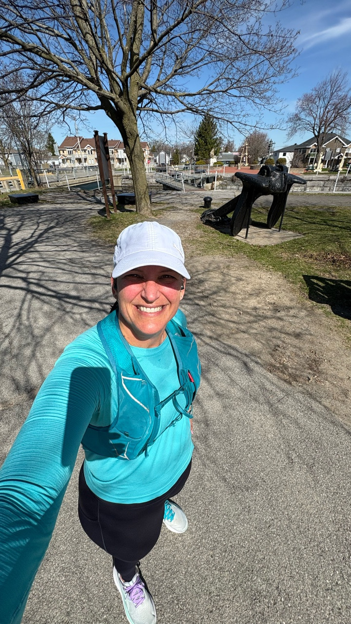One month out from my 10K.

No PB goals this time.
Just one simple goal: finish strong, enjoy the run, and still be able to walk the 1 km back to my hotel without feeling like I got hit by a truck.

That’s growth too.

#slowrunner #curvyrunner #slowrunnersclub #runningjourney #beginnerrunner