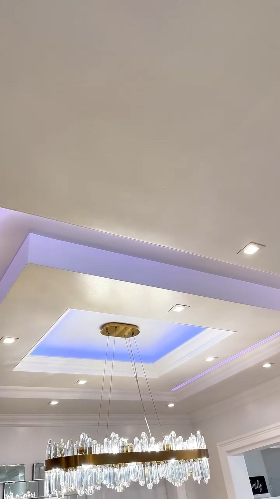 🫸WAIT, you’re forgetting the ONE thing that can take your room from basic to luxury ! 

❇️Ceilings, the ultimate game changer in interior design! 

❇️We often focus on walls, floors, and furniture, but neglecting your ceiling can make a room feel flat literally!

❇️Think about it, a beautifully designed ceiling can add depth, luxury, and even make a room feel bigger! 

❇️It’s like the icing on the cake. So, don’t forget to look up and give your ceiling some love! 

❇️Whether it’s a bold color, stunning moldings, or sleek lighting, make your ceiling a focal point. 
❇️
❇️
❇️
Send to inspire someone 

#InteriorDesignTips #CeilingGoals 
#LuxuryInteriors #HomeDecorInspo #DesignInspiration #CeilingDesign

#LTKSpringSale #LTKSaleAlert #LTKHome