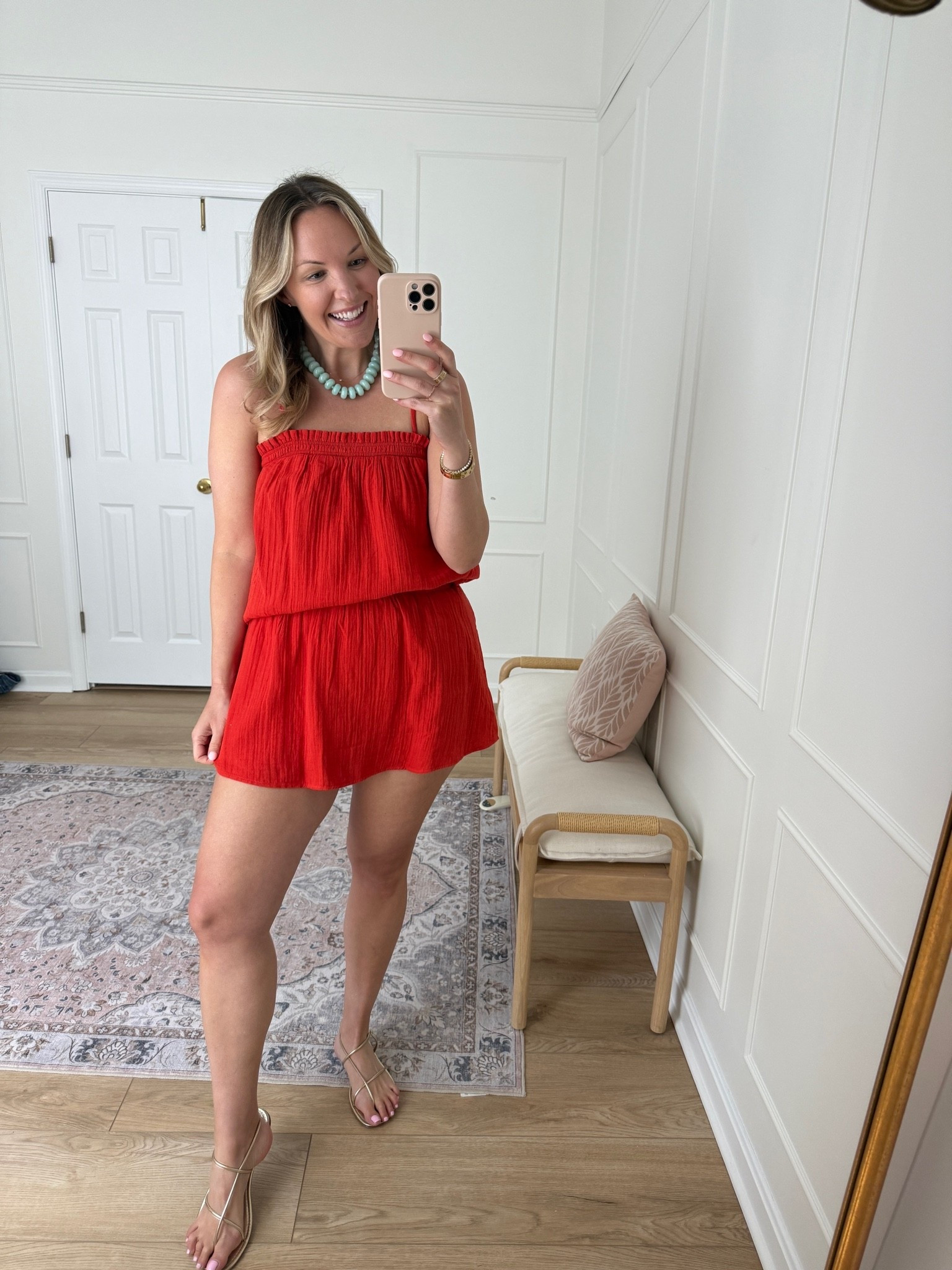 Summer outfit - vacation outfit - med top and large bottoms