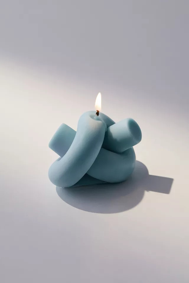Yui Brooklyn Knot Shaped Candle | Urban Outfitters (US and RoW)
