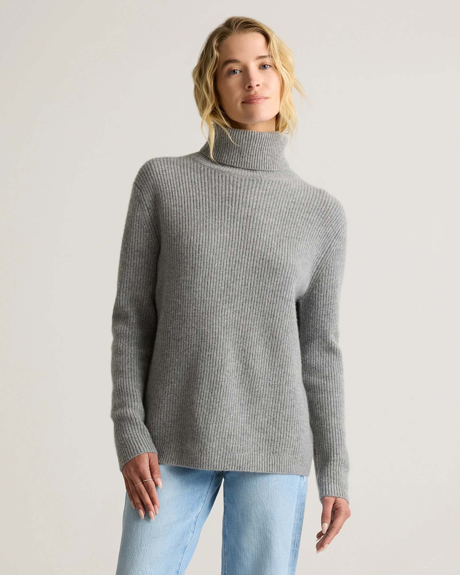 Quince | Women's Mongolian Cashmere Fisherman Turtleneck Sweater in Heather Charcoal, Size Medium | Quince
