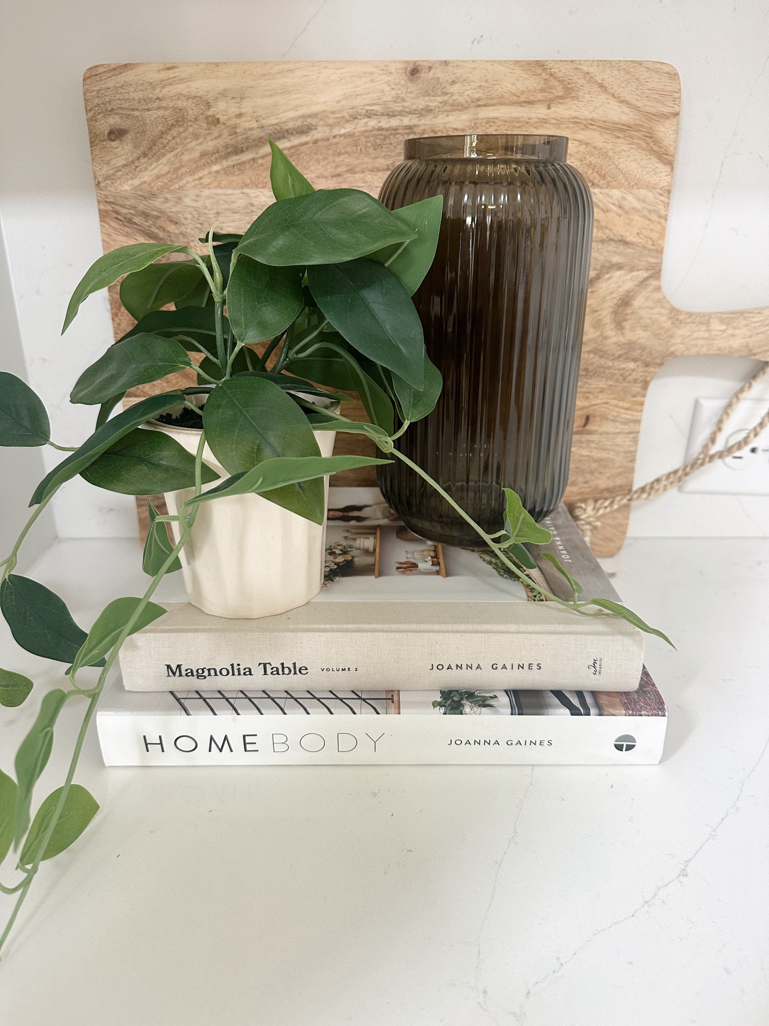 Kitchen decor ideas! Love this setup we have with some of my favorite coffee table books, greenery & a beautiful cutting board! 

Studio McGee. McGee & co. Home decor. Kitchen decor. Kitchen design. Magnolia home. Hearth & hand magnolia. Target home. Amazon home. 

#LTKStyleTip #LTKItBag #LTKHome