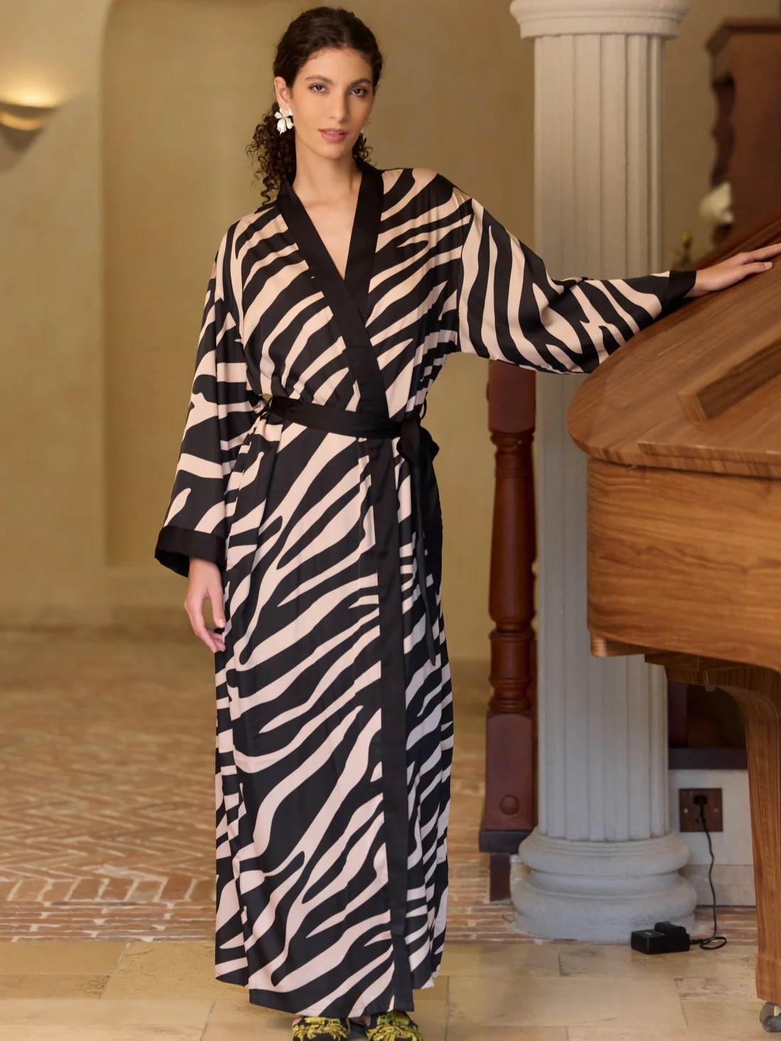 Black Zebra Stripe Kimono Robe | ulivary