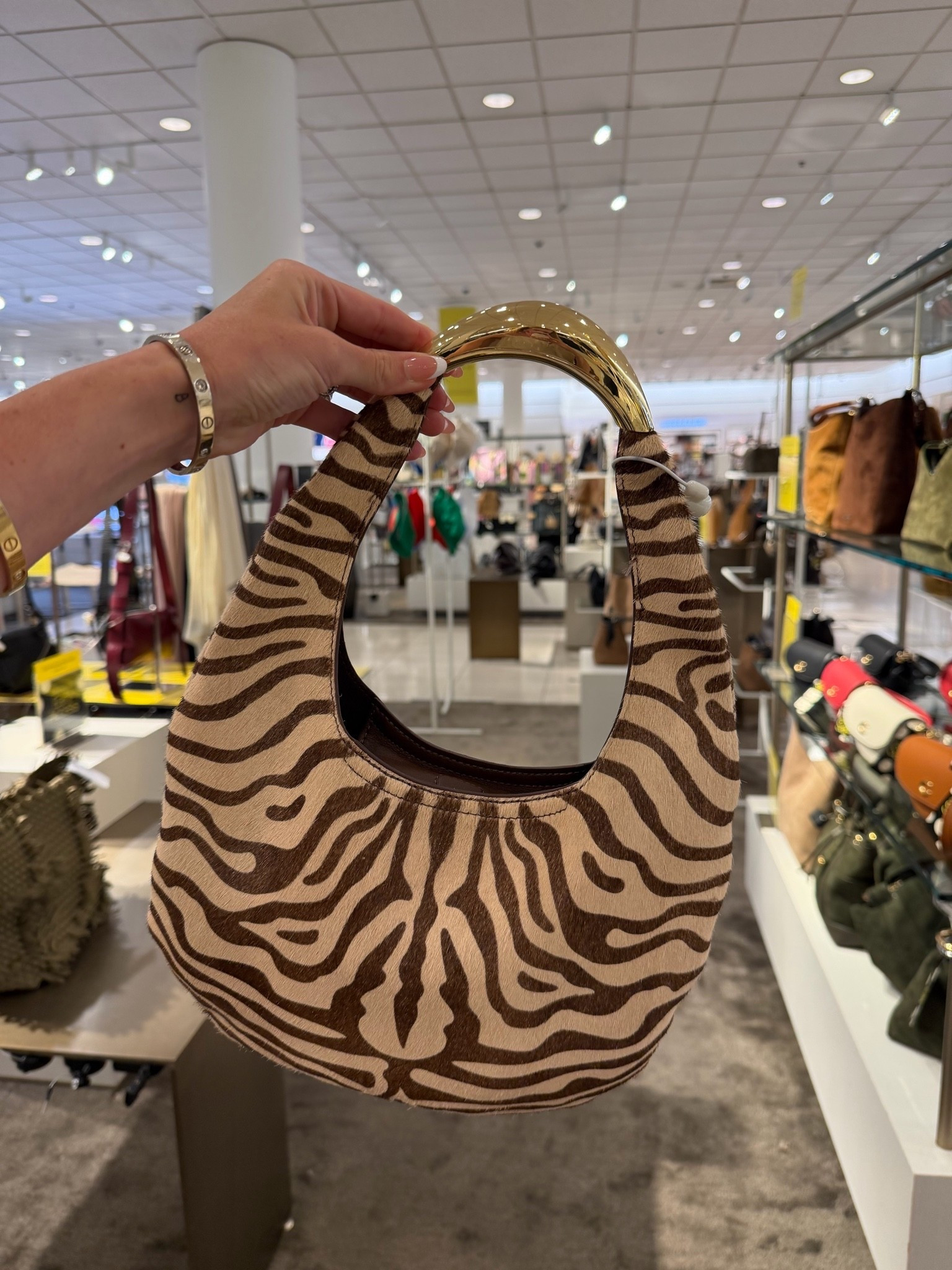 favorite purse from the sale! the style is absolute perfection, and I love the print for fall. will look so cute with a ton of different outfits! 

nordstrom sale, nsale, on sale, tending, fall trends, fall accessories

#LTKSeasonal #LTKSaleAlert