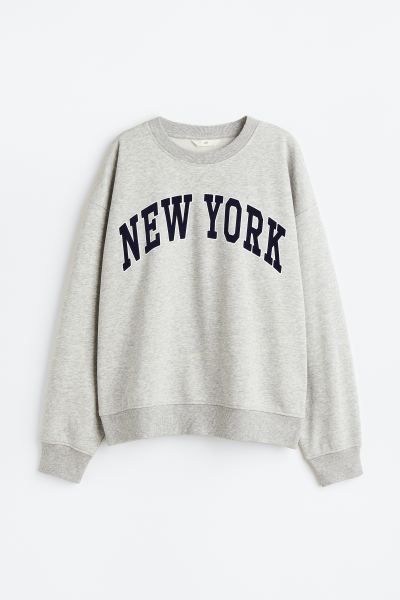 Sweatshirt mit Print | H&M (DE, AT, CH, DK, NL, NO, FI)