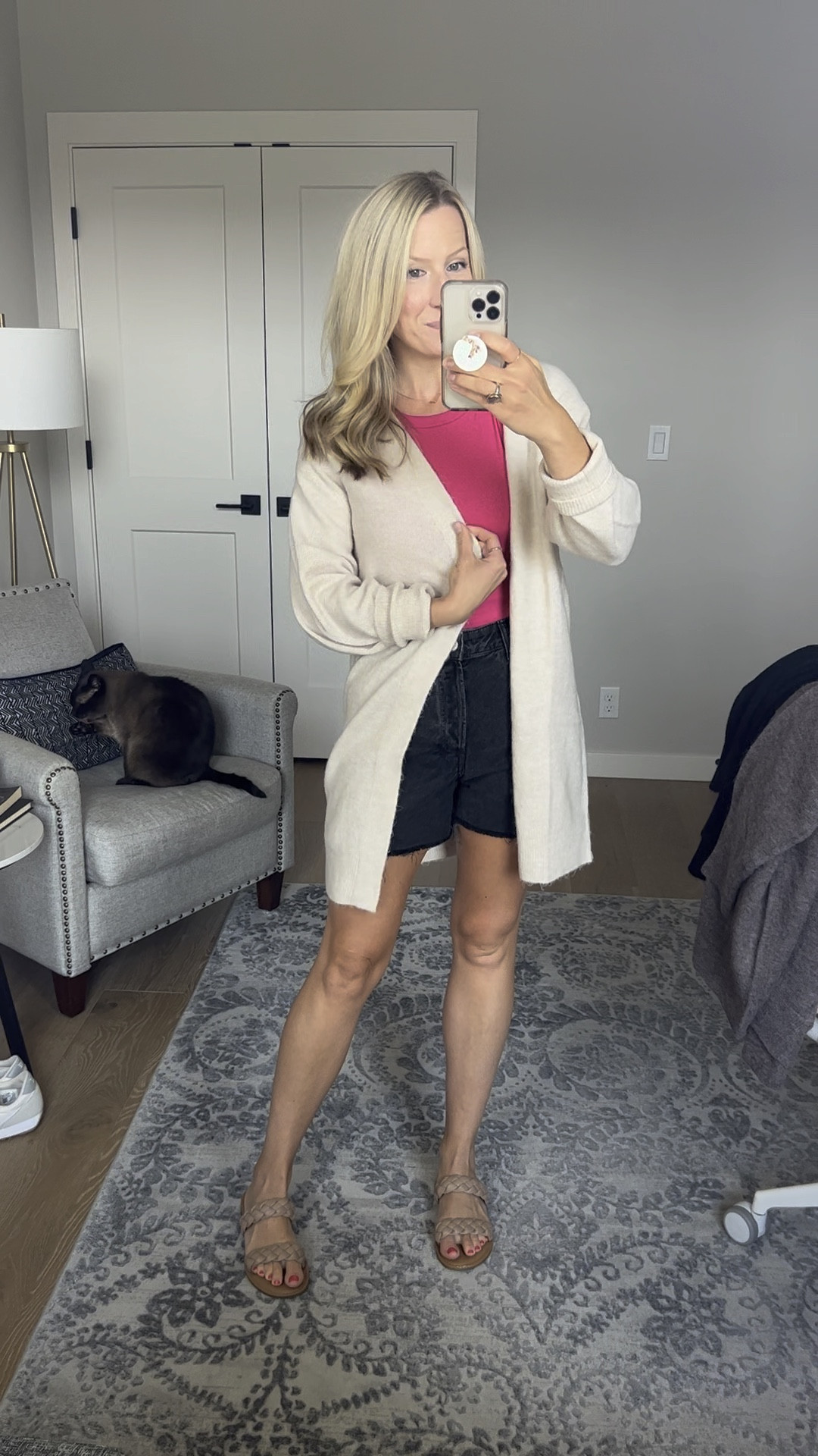 This cozy cashmere cardigan is perfect for fall! It’s also on sale for 50% off.

#LTKsalealert #LTKstyletip #LTKSale