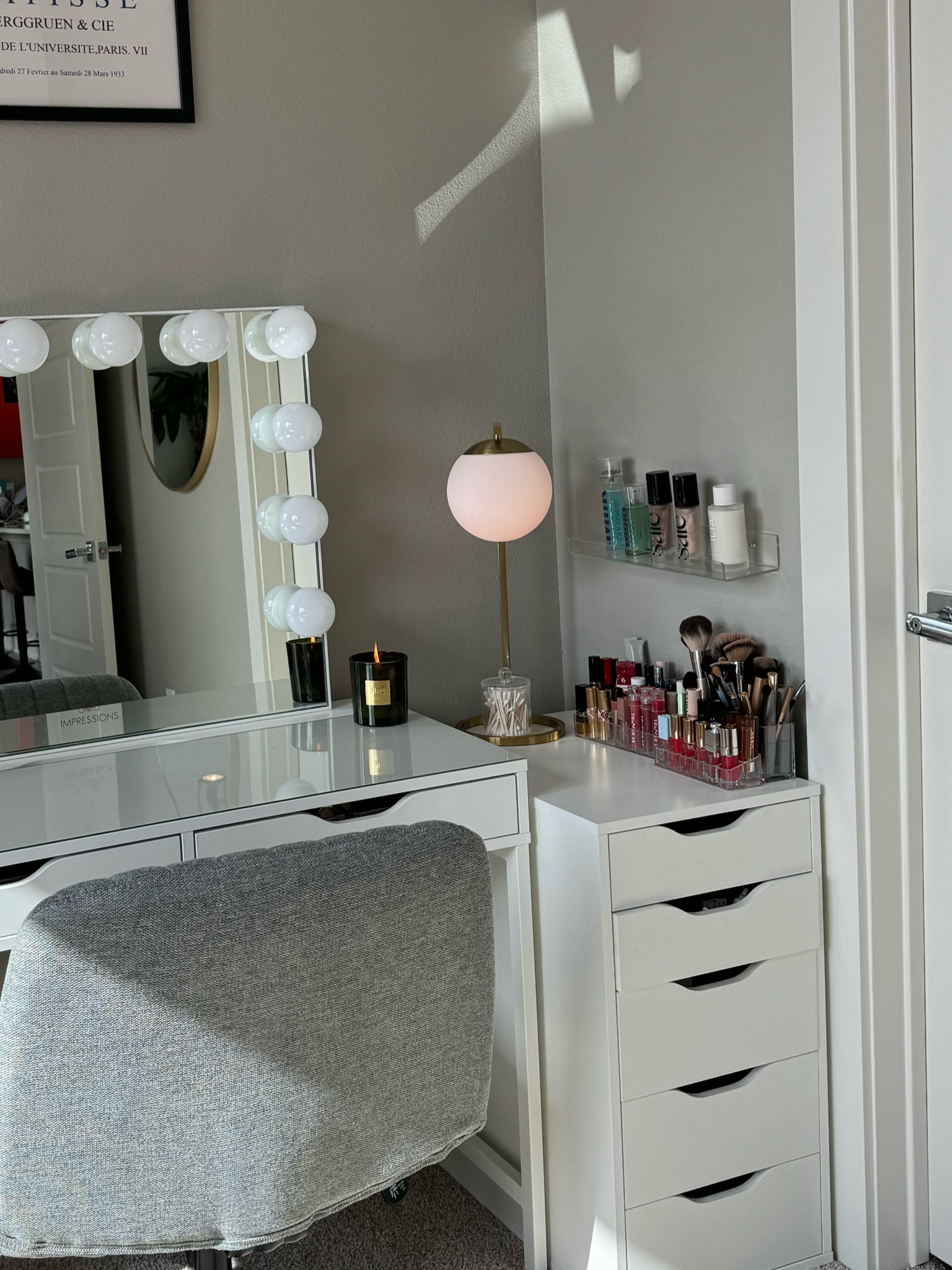 My vanity lamp! 💡