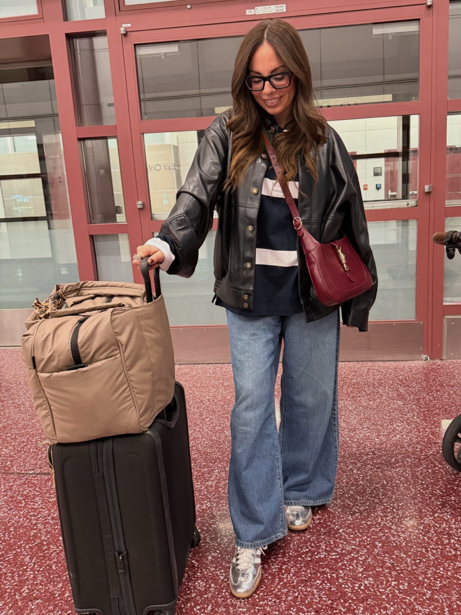 Casual travel fit ✈️❤️

#LTKTravel #LTKmomlife #LTKWorkwear