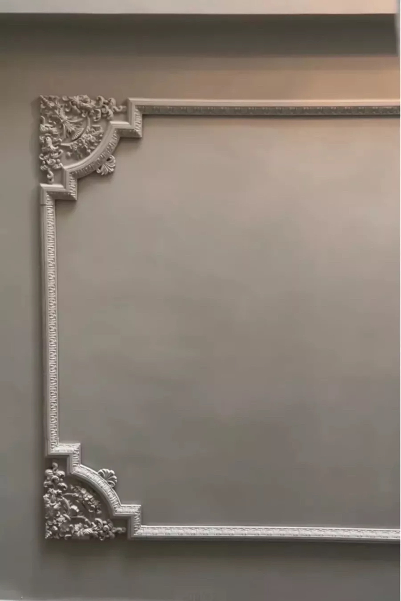 ceiling moulding DIY 

#LTKhome