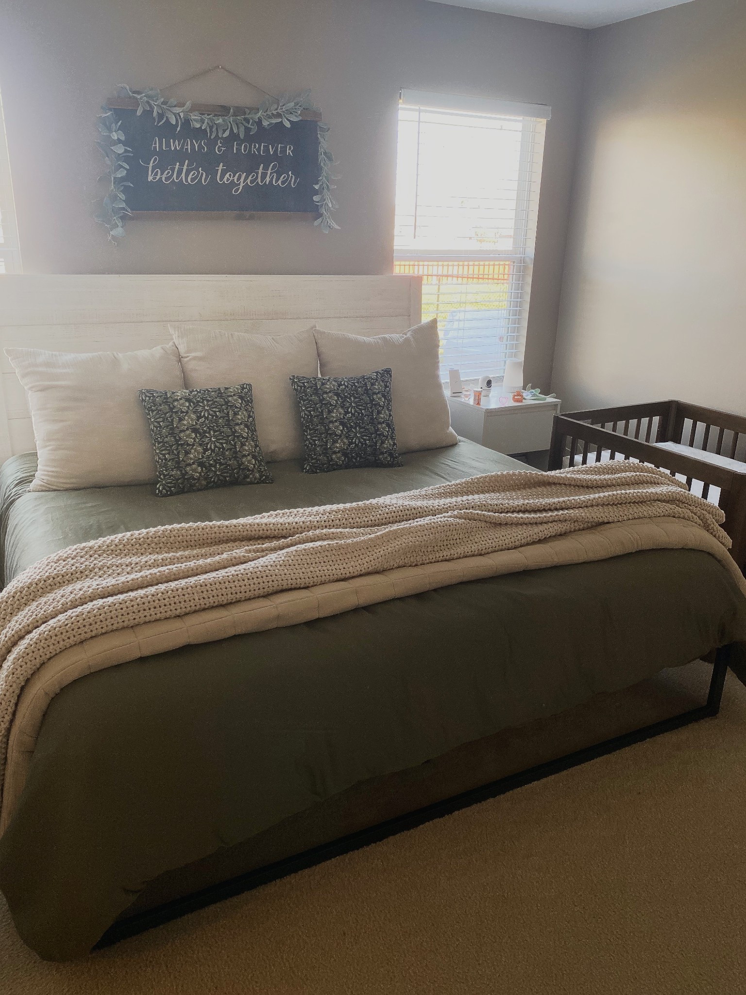 A little master bedroom refresh. The power of new bedding ✨

#LTKdayinmylife #LTKmorningroutine #LTKmomlife
