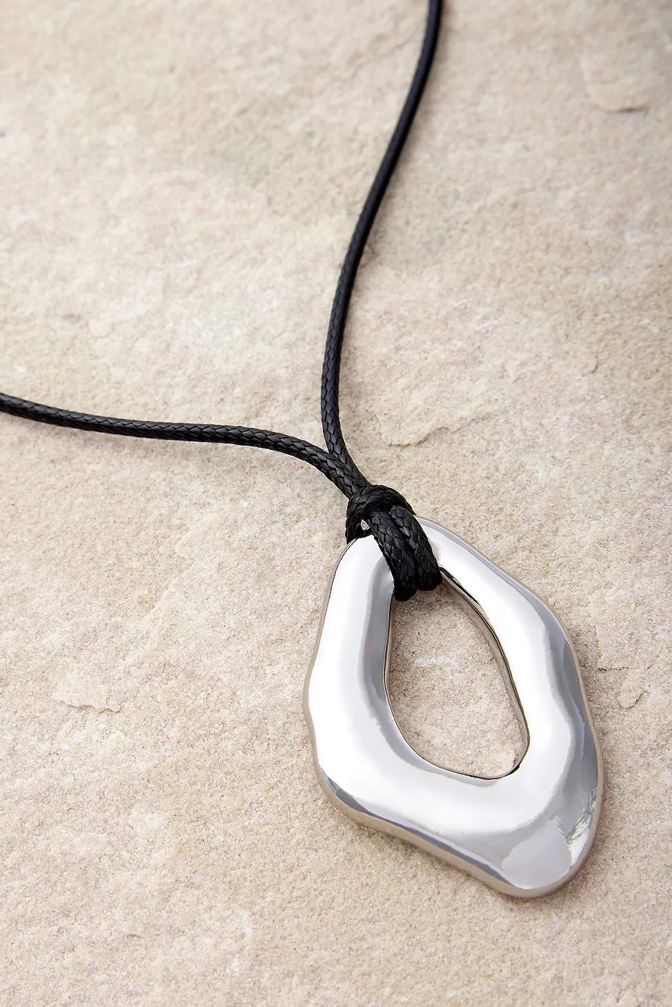 Silence + Noise Abstract Loop Choker | Urban Outfitters (EU)