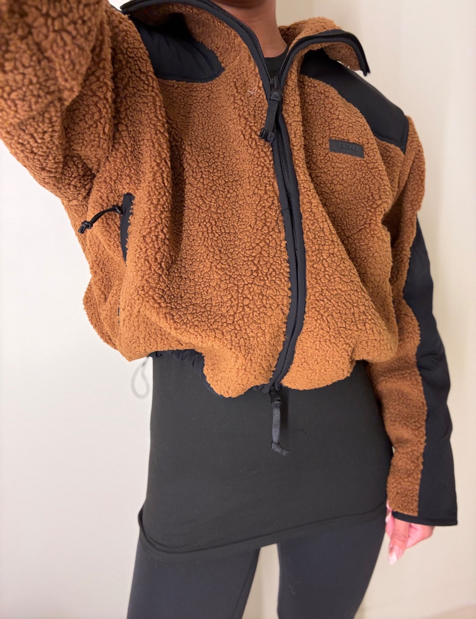 the skims boxy zip up jacket in chai! ☕️🧸

#LTKSeasonal #LTKHoliday #LTKStyleTip