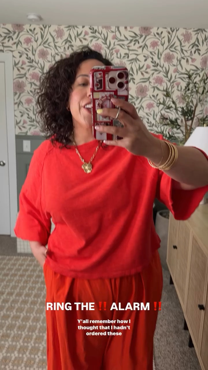 RING THE ‼️ ALARM ‼️ These pants are EVERYTHING 👏❤️

#LTKootd #LTKActive #LTKMidsize