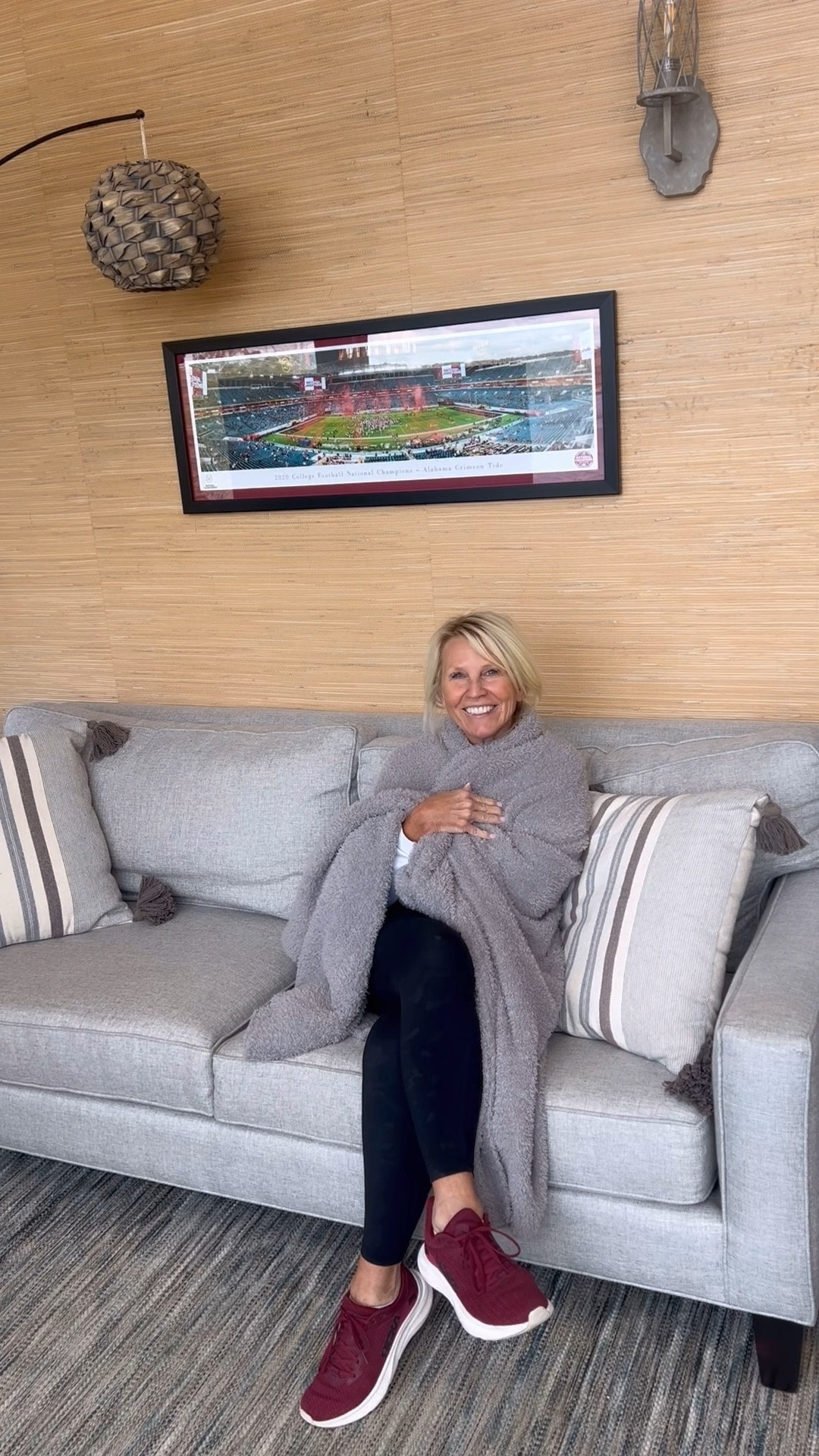 The Coziest Cozy Chic Blankets by Barefoot Dreams

#LTKGiftGuide #LTKSaleAlert #LTKHome