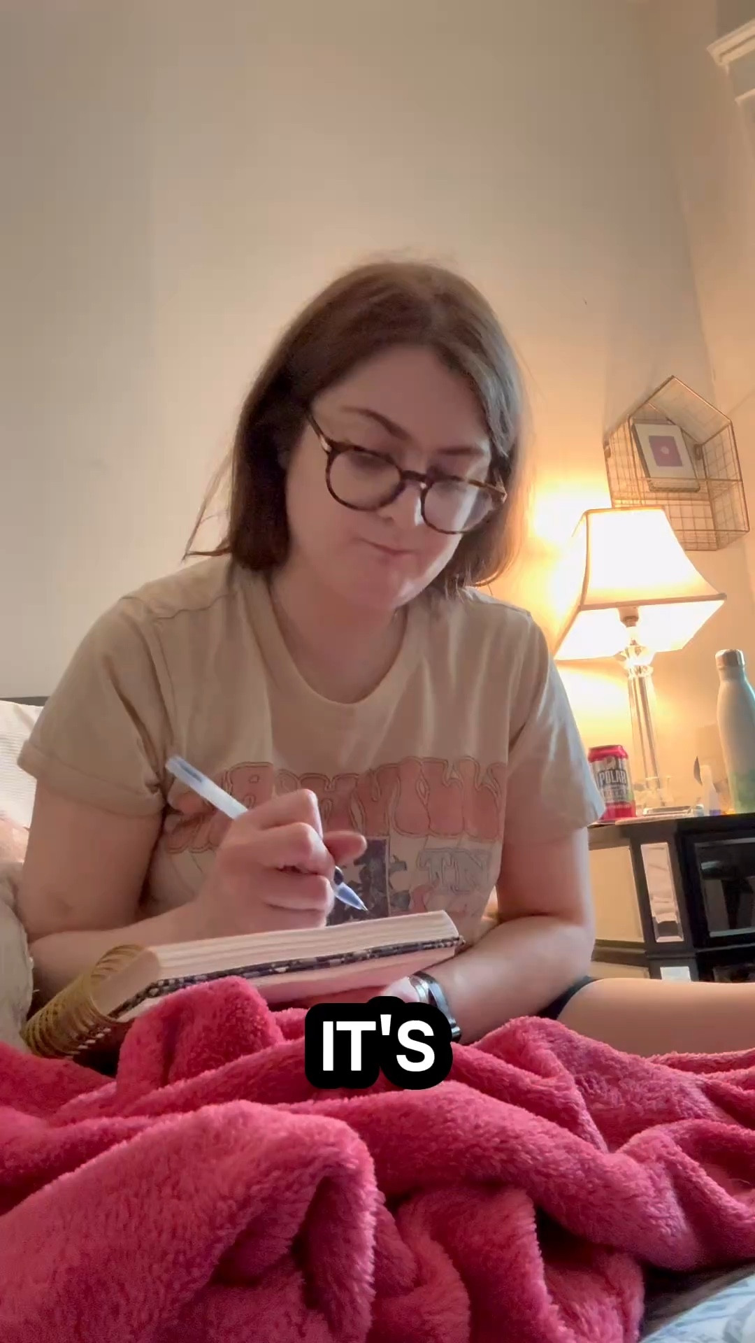 New week, new plan! Check out my favorite resources for getting ready for a new week below. 

Video: Kate writes in a planner while Editing Kate voices over how she prepares for a new week. There are captions  