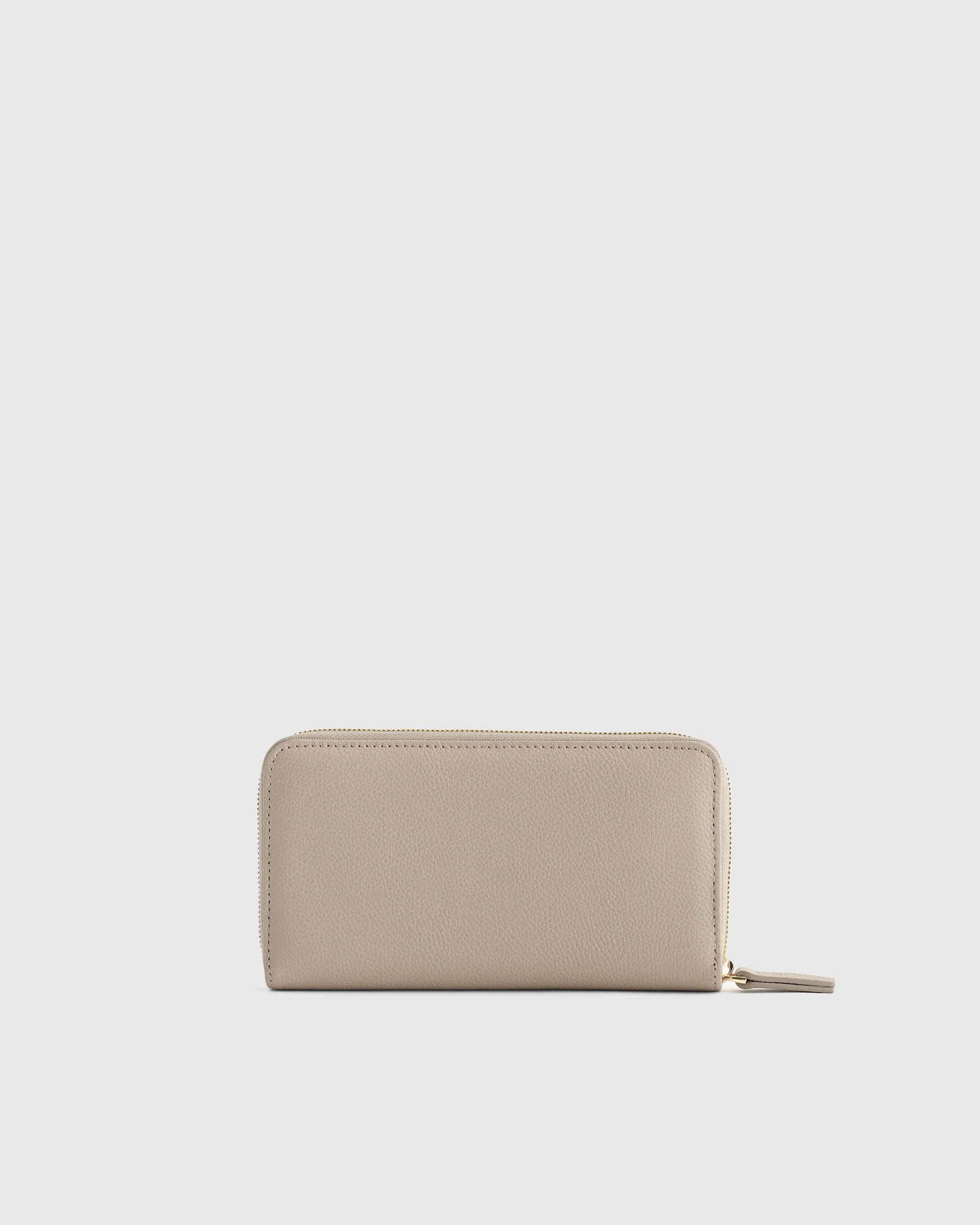 Quince | Women's Italian Pebbled Leather Continental Wallet in Stone, Italian Leather | Quince