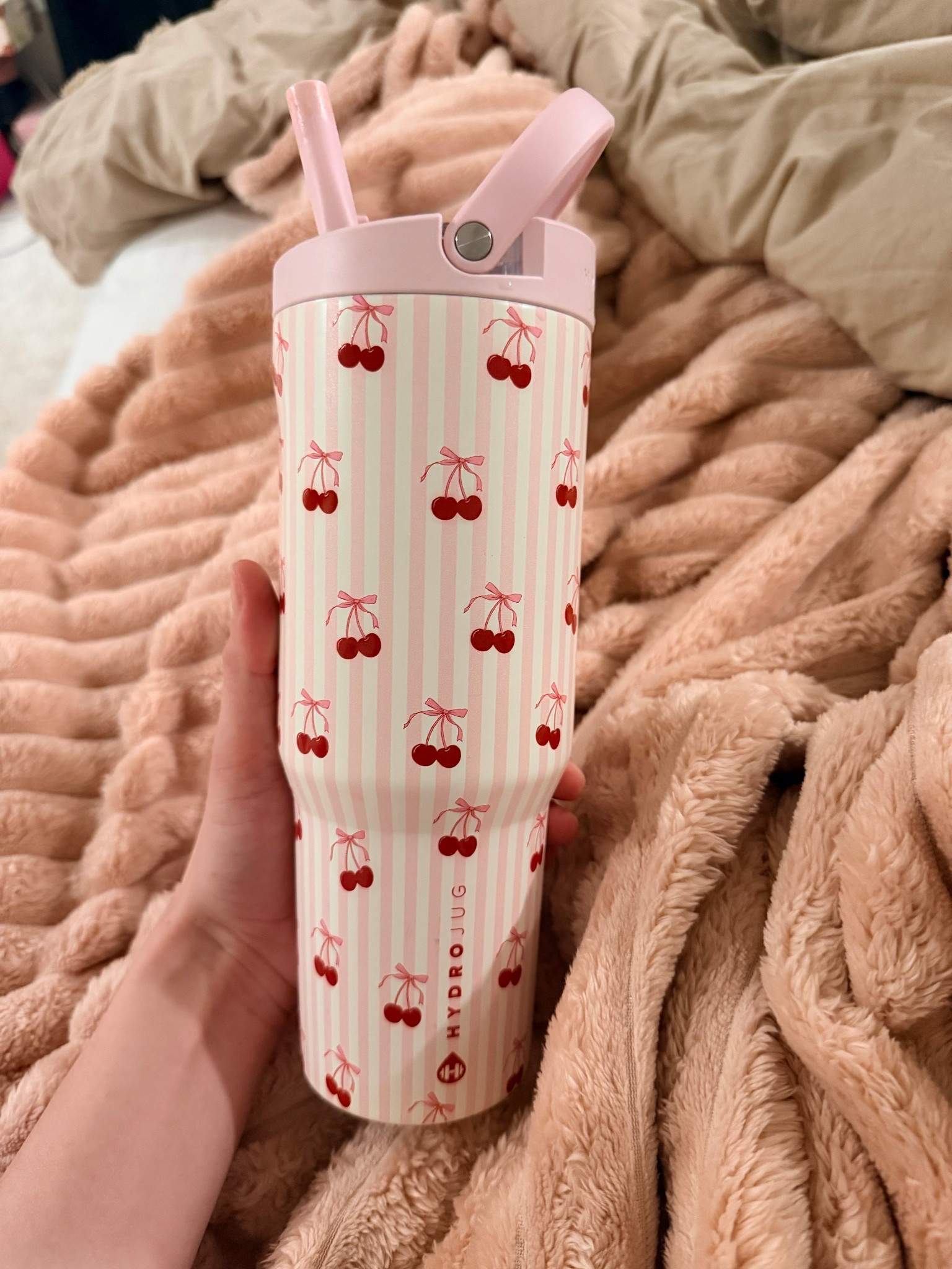 Emotional support hygrojug 🎀🍒💧 

#LTKSpringSale #LTKfitnessgoals #LTKdayinmylife