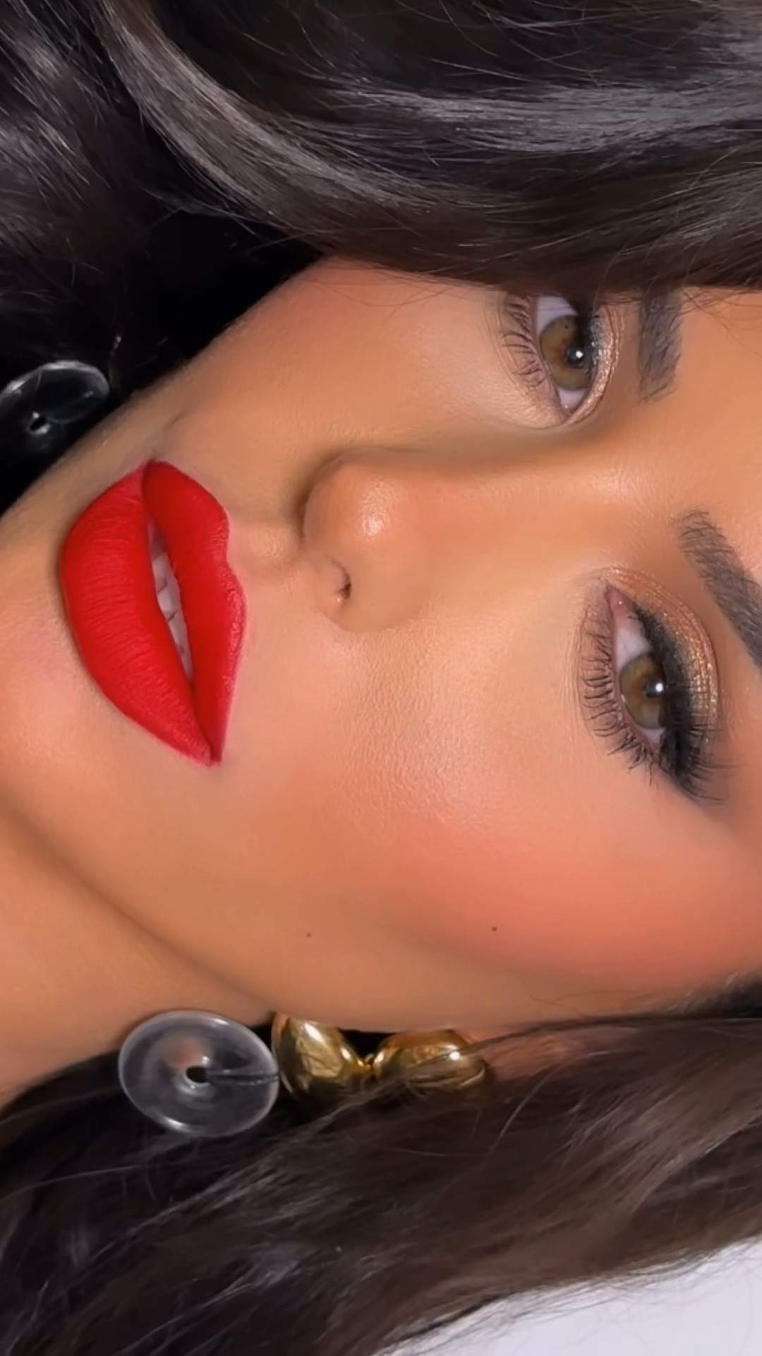 red lip, holiday lip, valentine’s day inspo, valentine’s day makeup, bold lip, red matte lip, glam, beauty 

#LTKstyletip #LTKVideo #LTKbeauty