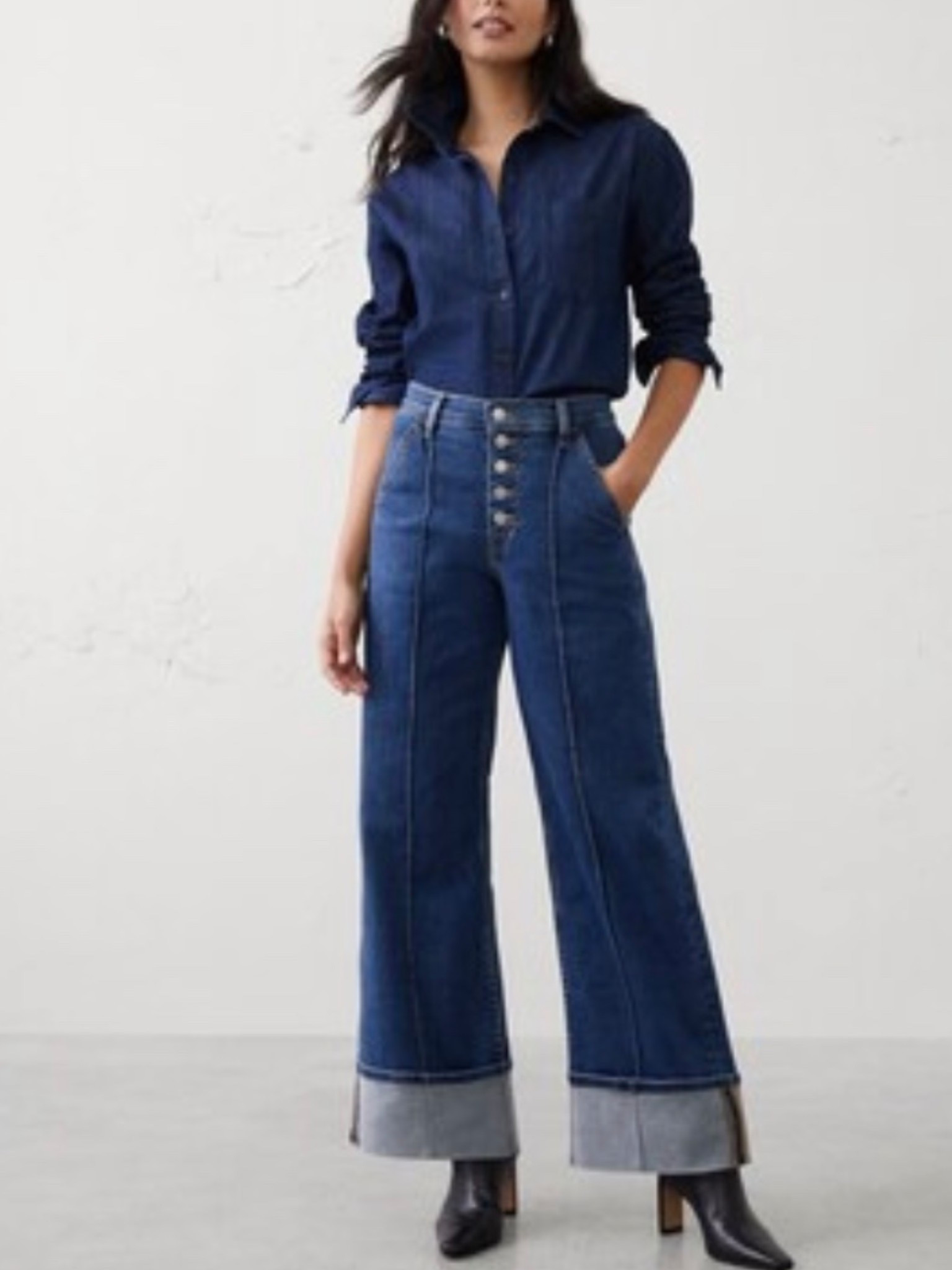 But this pair of cuffed denim 🩷🙏🏻